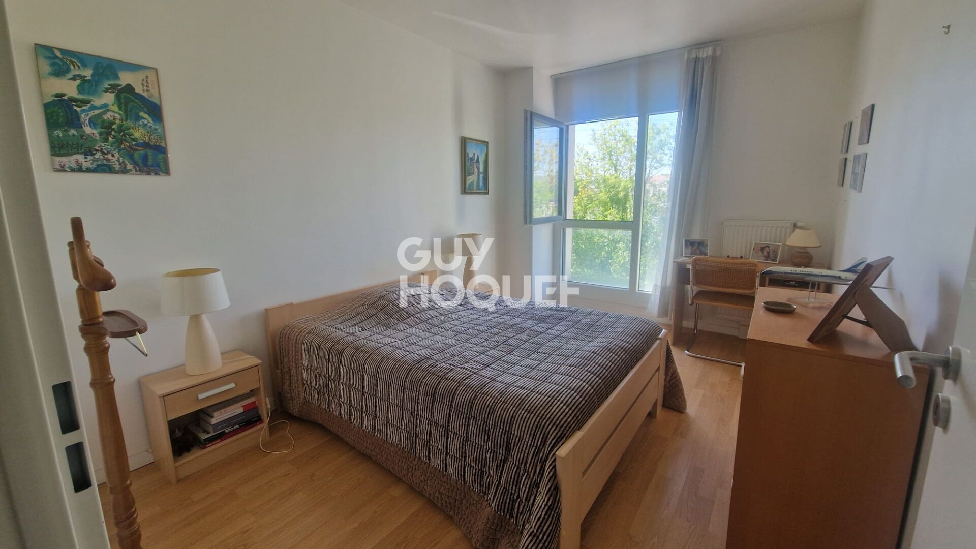 Appartement Chartres gare, grand F2 récent avec parking en sous sol