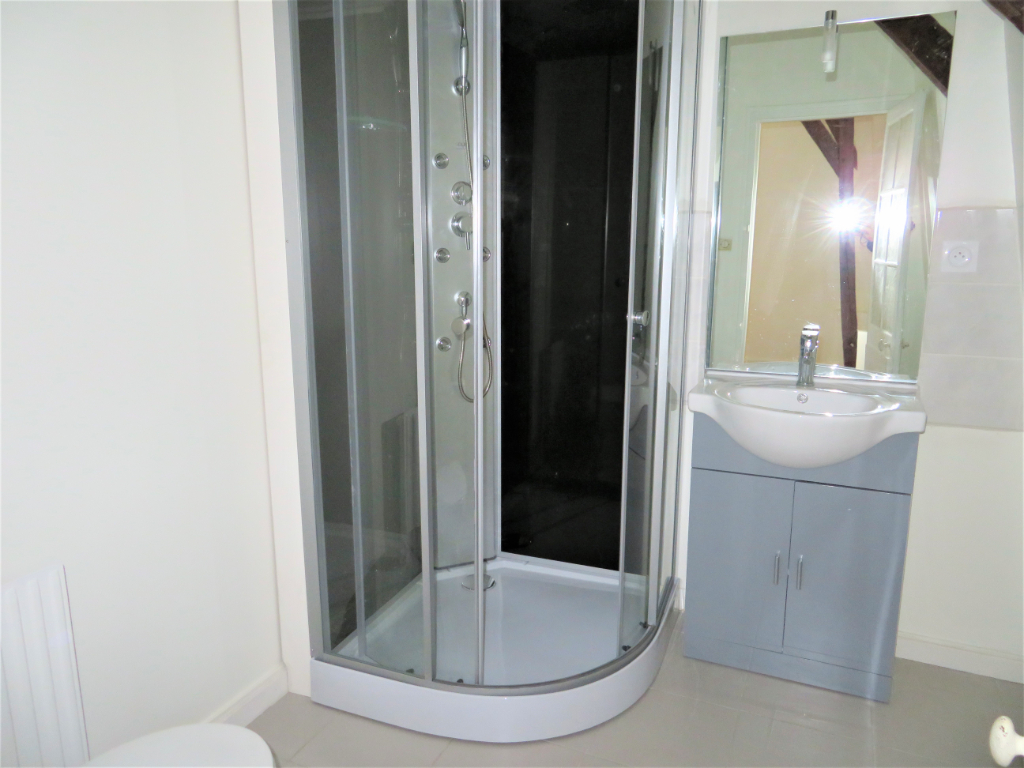 Location d'un appartement studio (20 m²) à CHATEAU GONTIER