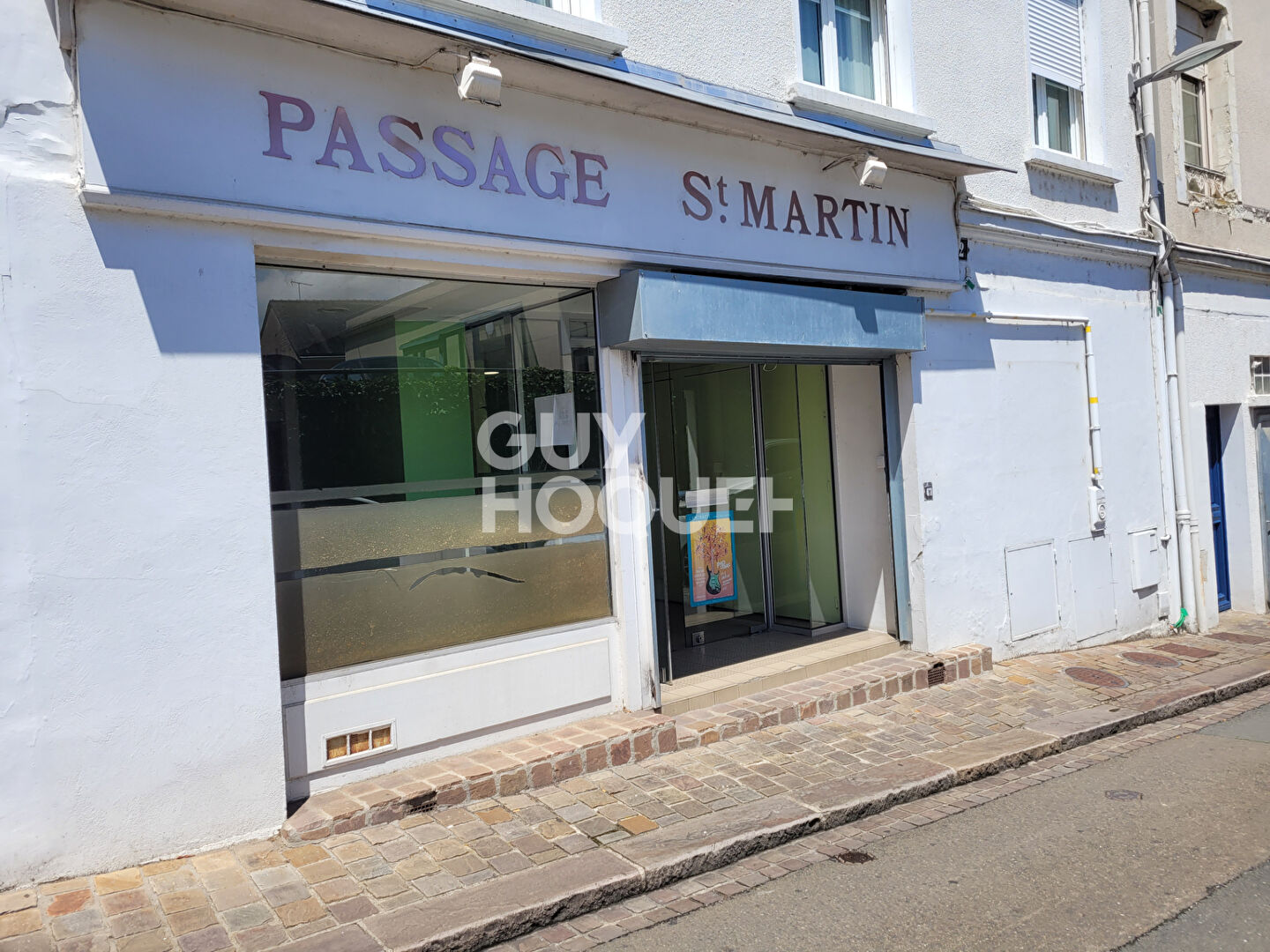 local commercial SABLE CENTRE  / BUREAU OU / COMMERCE