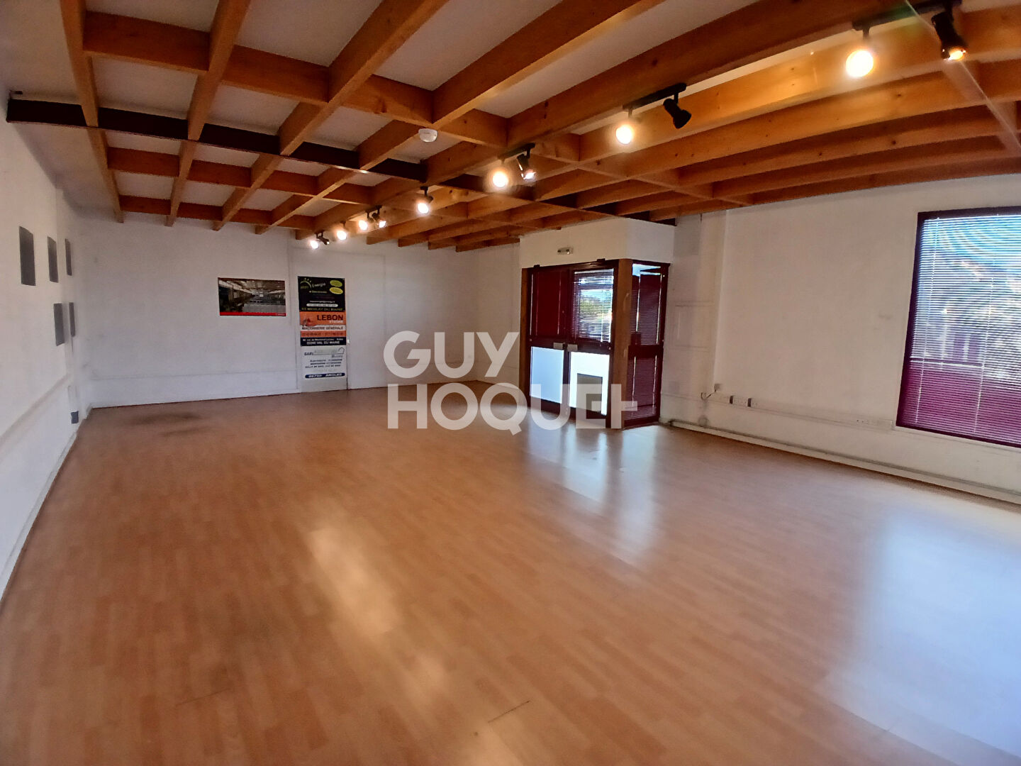 Local commercial  108 m2