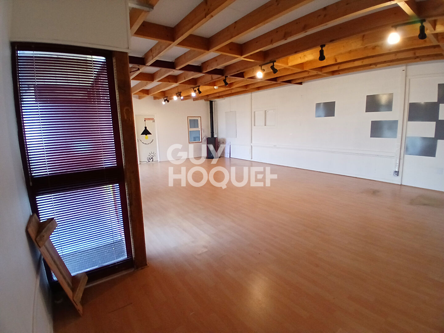 Local commercial  108 m2