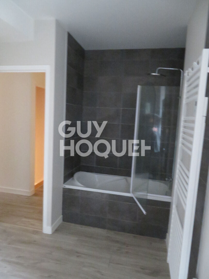 Maison - 4 pièces - 94 m² habitable - centre ville chateau gontier