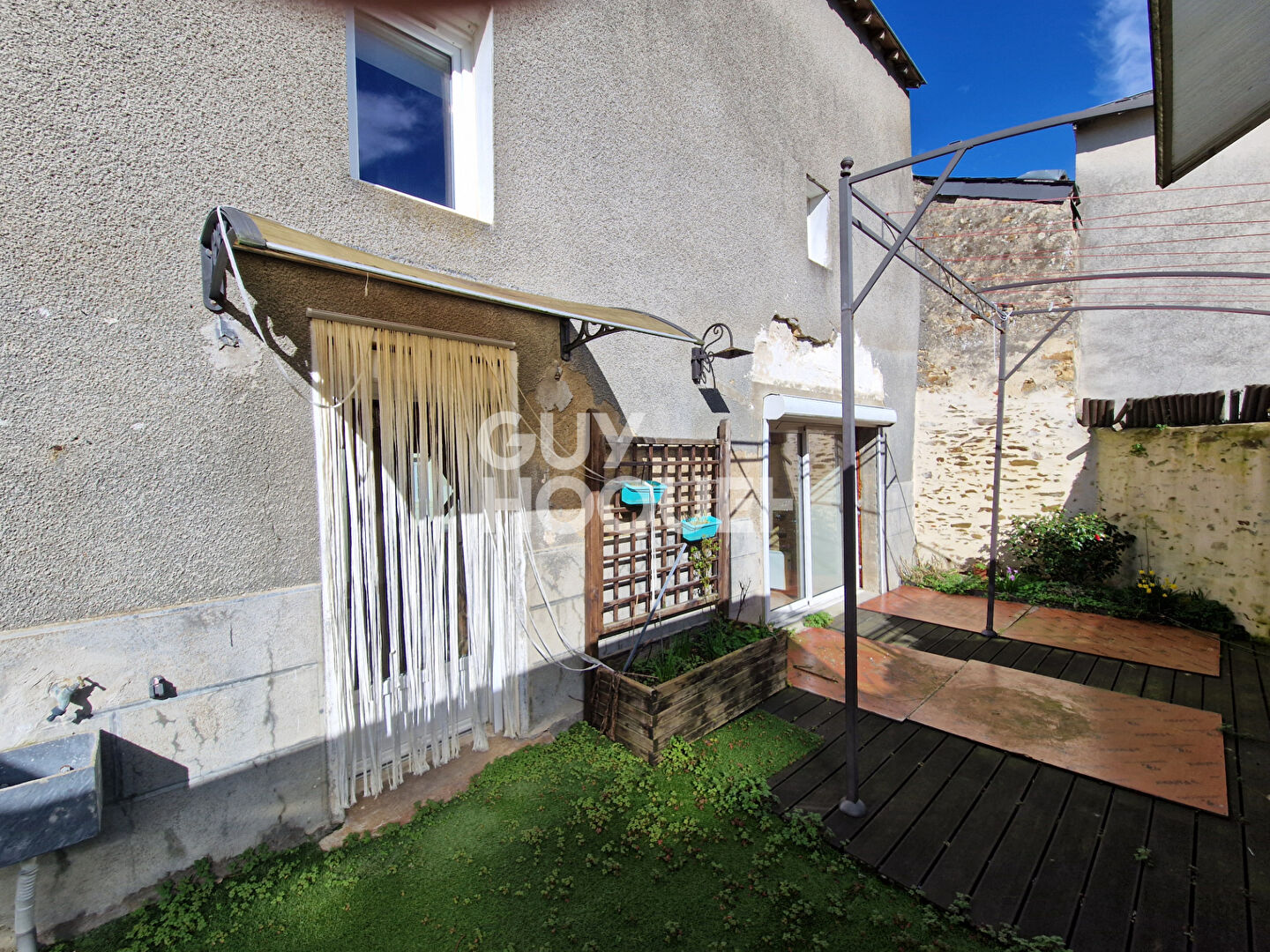 Maison Gennes - Longuefuye 7 pièce(s) 126.00 m2