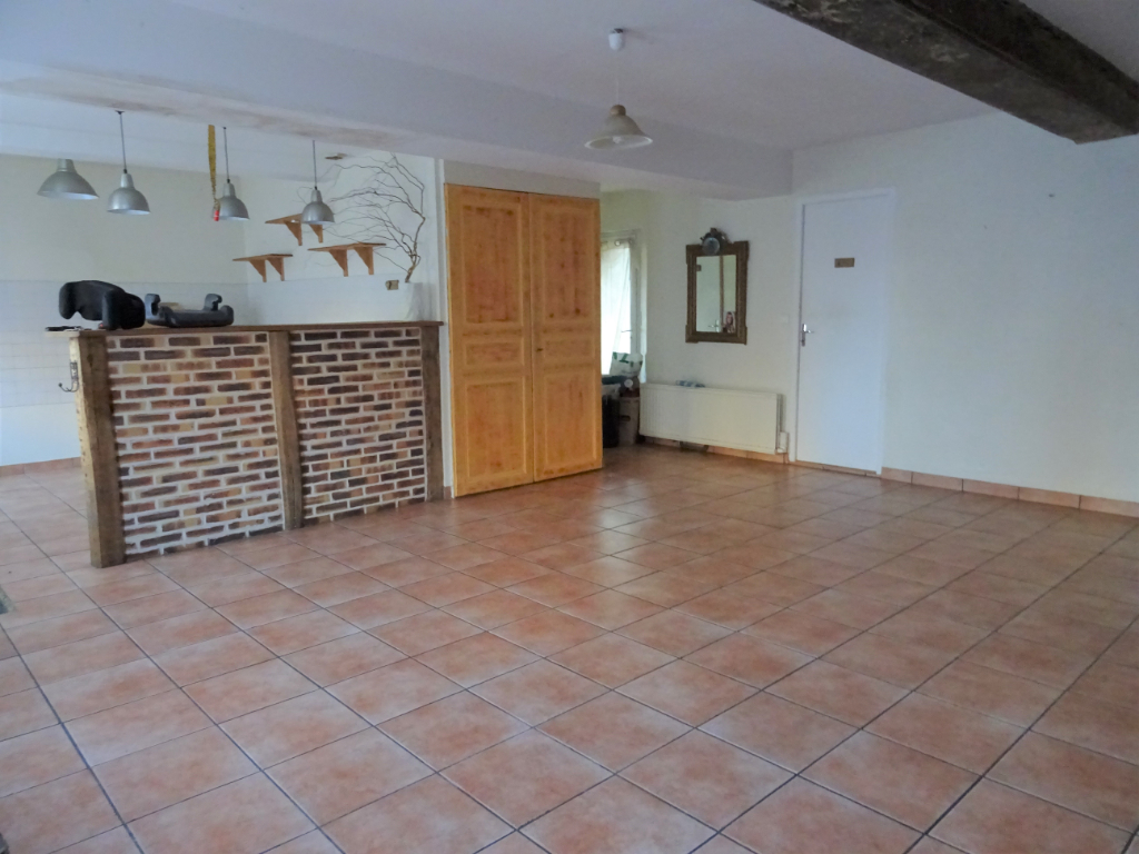PONTGOUIN. Appartement 3 pièce(s) 82 m2