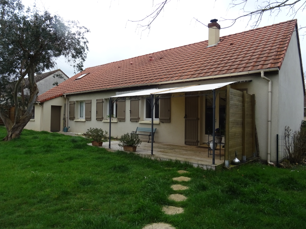 BEAU  PAVILLON  DE PLAIN PIED  proche COURVILLE