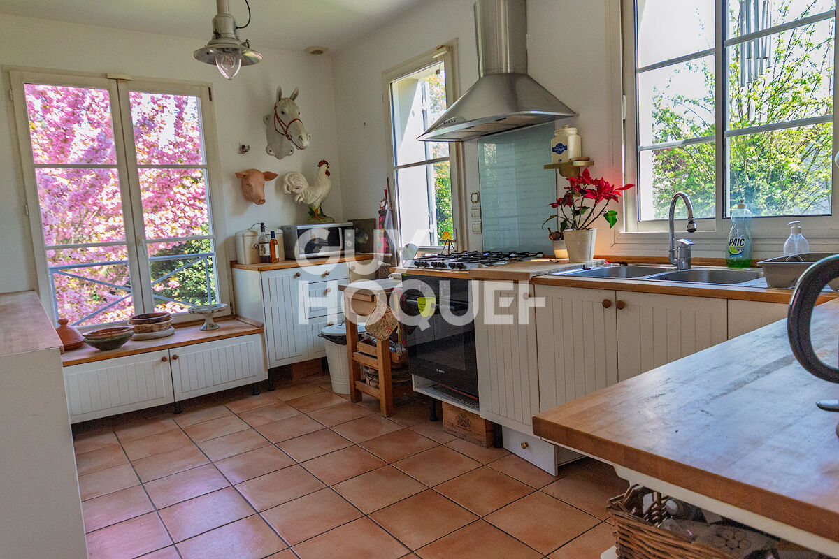 Belle maison à Croissy Sur Seine 8 pièce(s) 183 m2 sur 1000m2 de terrain