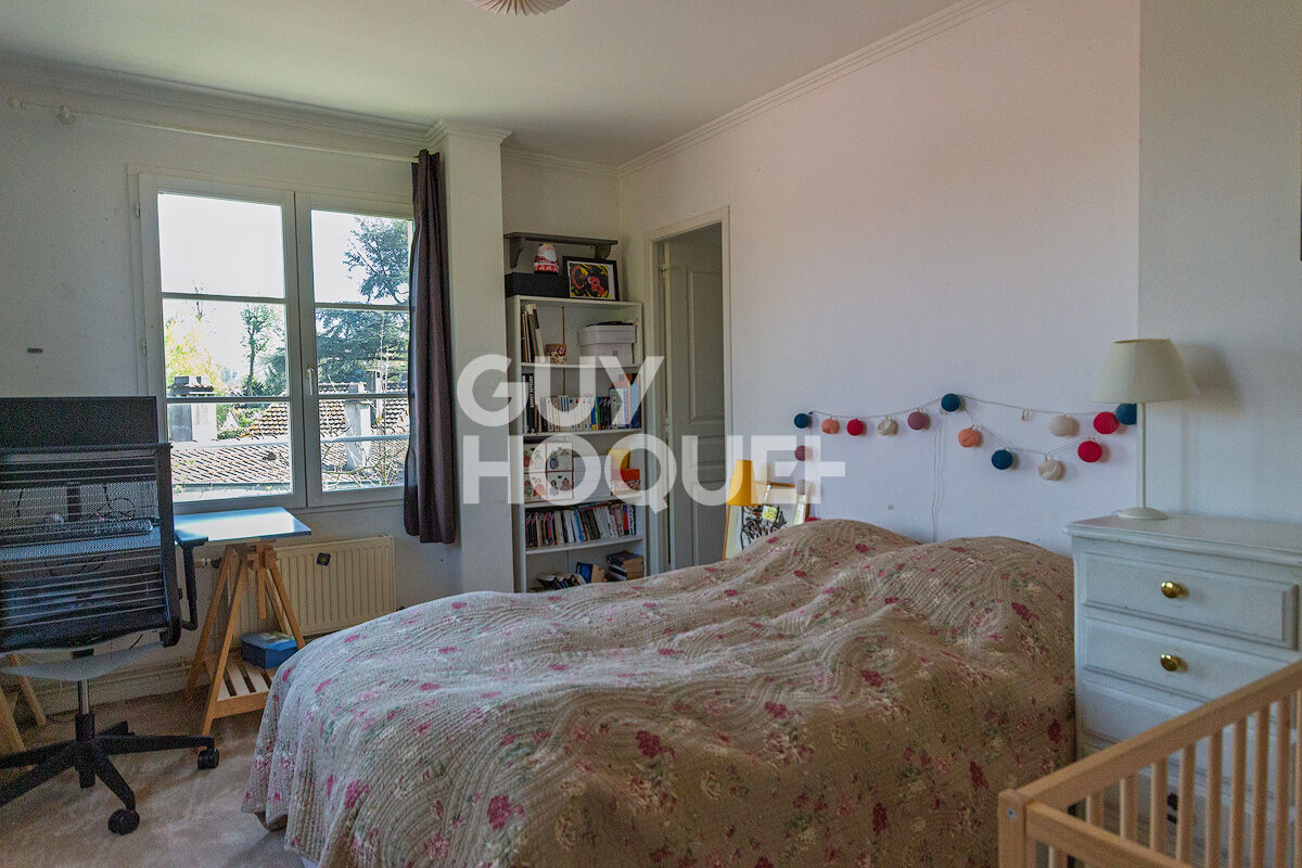 Belle maison à Croissy Sur Seine 8 pièce(s) 183 m2 sur 1000m2 de terrain