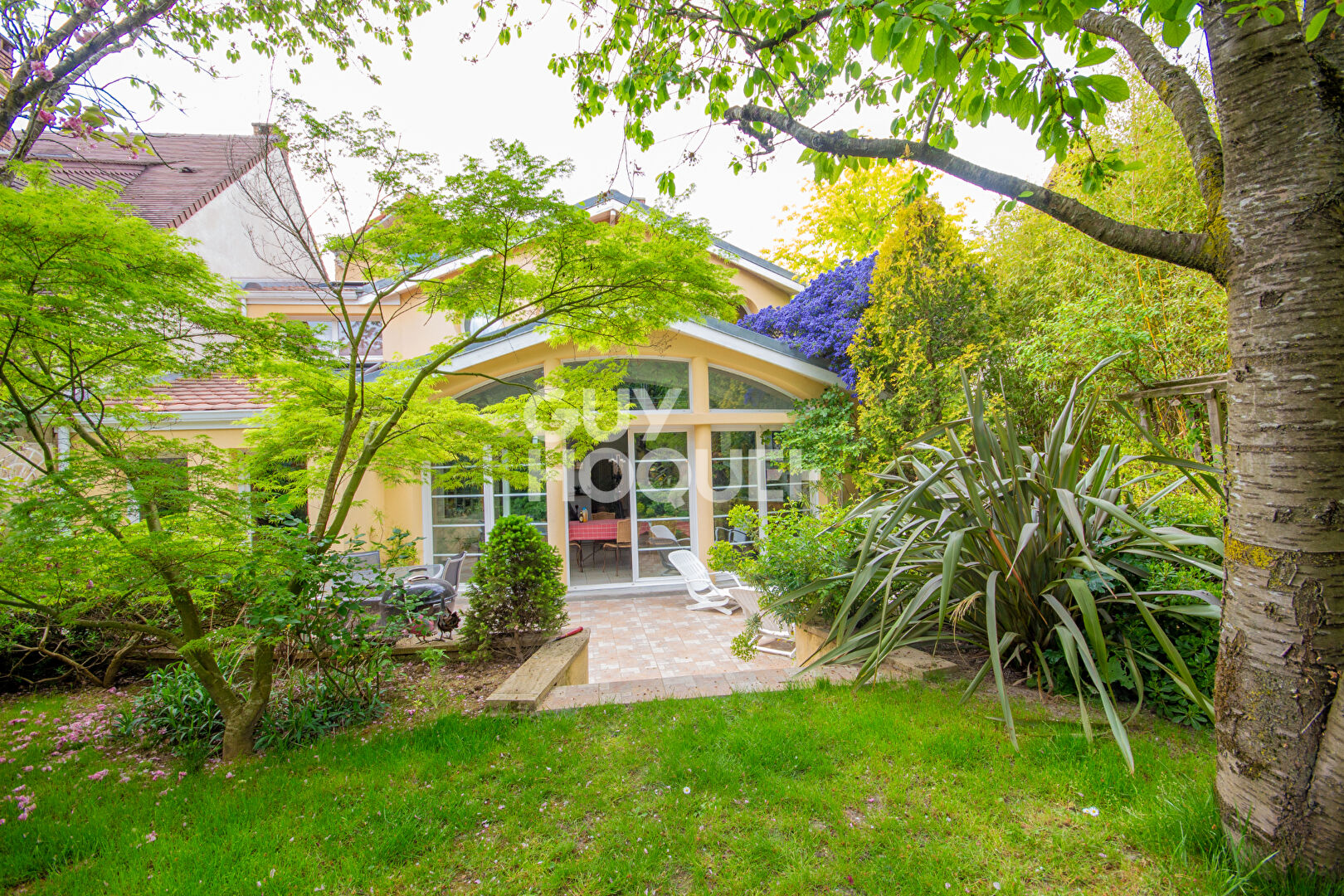 Maison Quartier Coteaux à Rueil Malmaison 8 pièces 215 m2