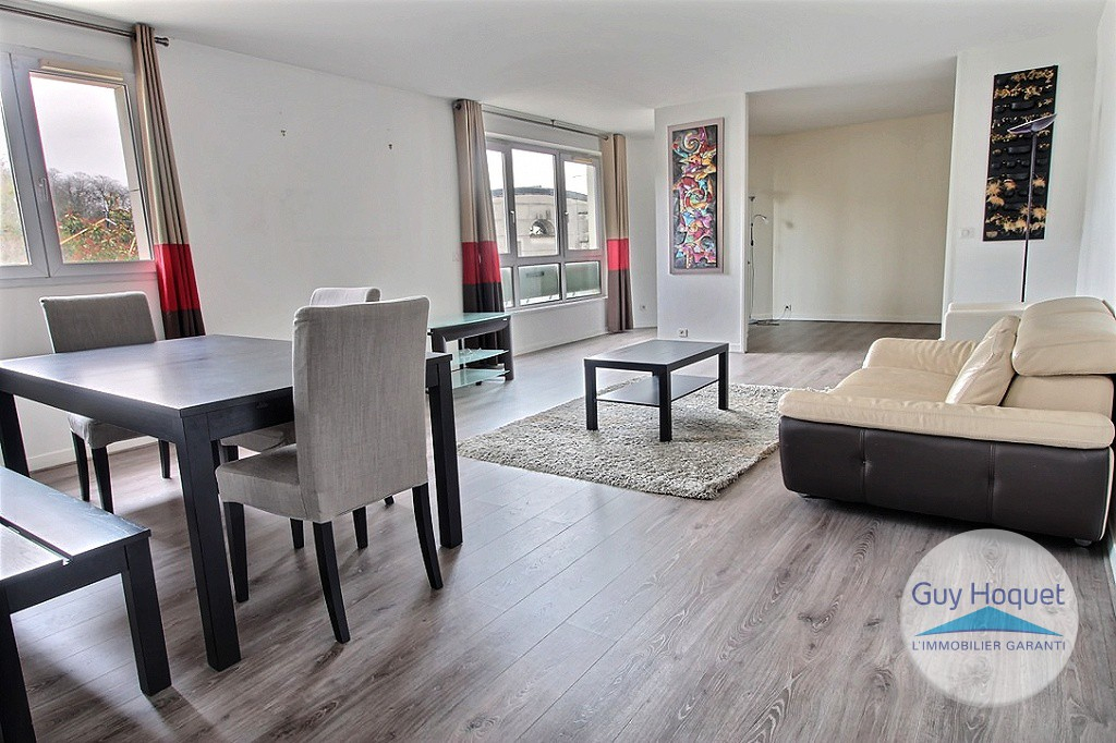LOCATION MEUBLEE  5 pièces 110m² parking double + une cave