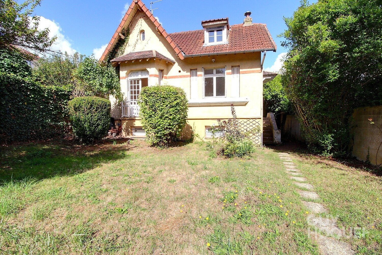 Maison Chaville 4 pièces sur beau jardin
