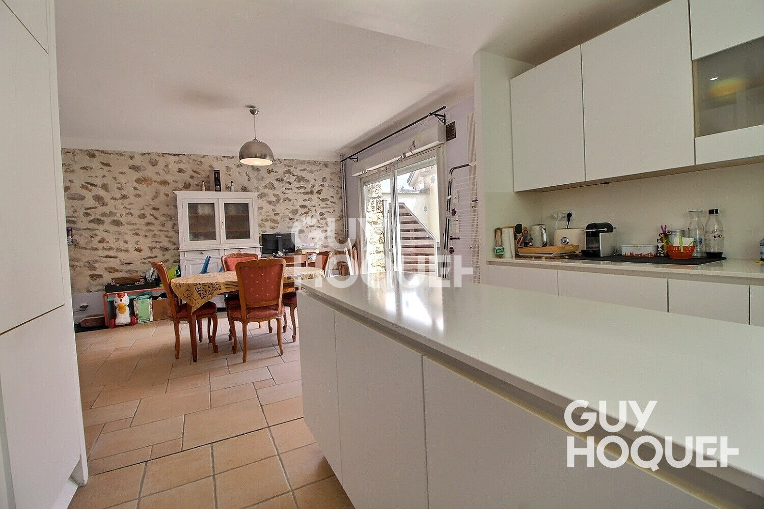 Maison  bon état 4/5 chambres.