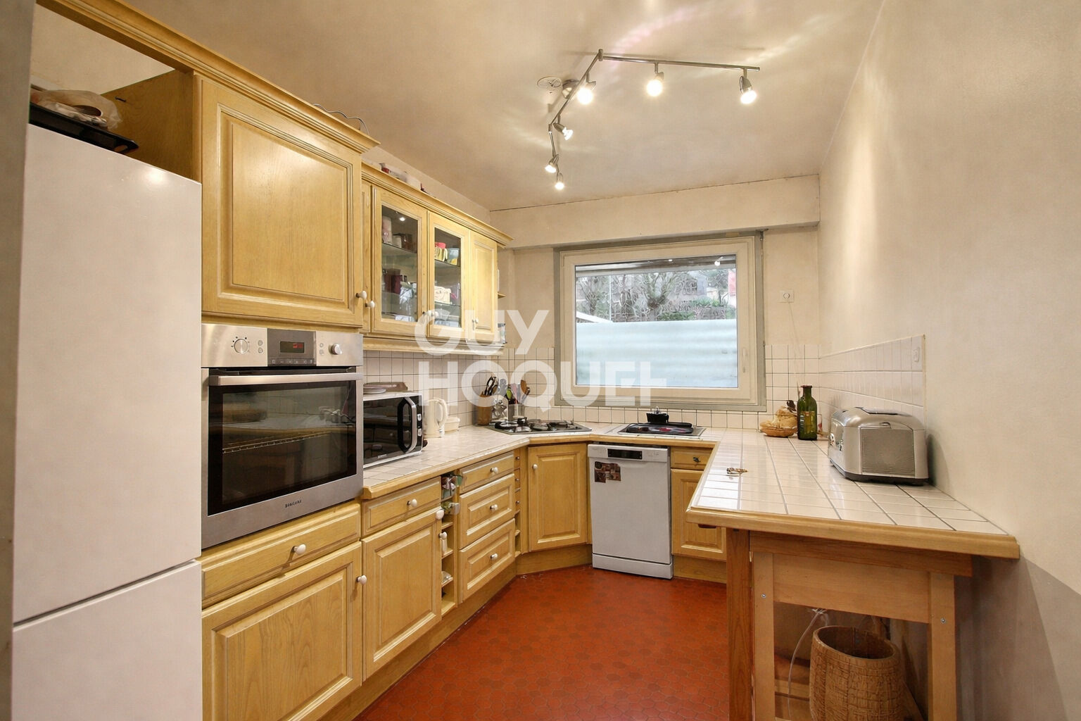 APPARTEMENT 3 PIECES 71.17m² - CALME, TRAVERSANT, BALCON, PARKING, GARE RIVE DROITE A PIED