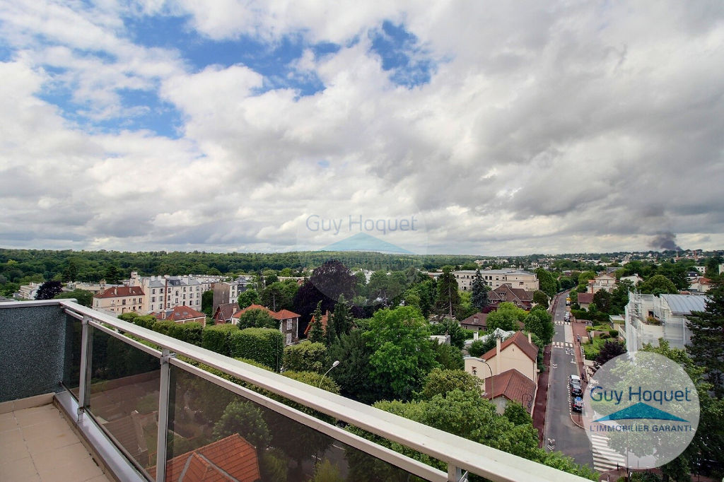 Appartement Saint Cloud , studio de  27 m2 en dernier étage.