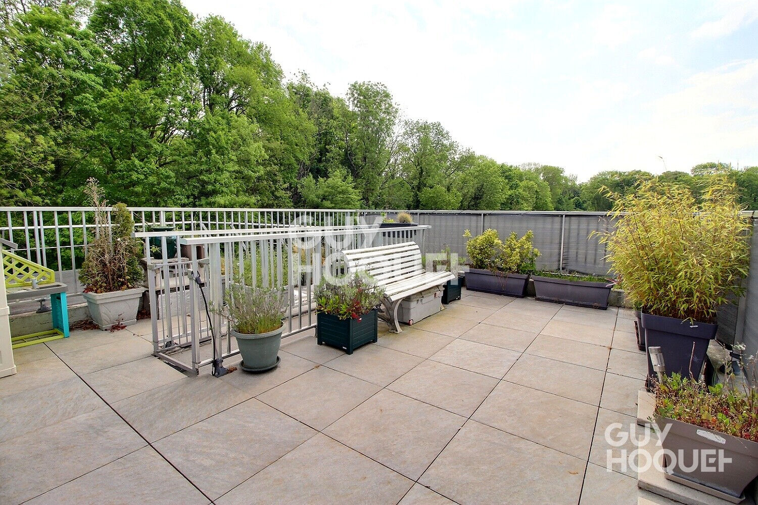 Appartement 4 pièces dernier étage et ROOFTOP Etang d'Ursine