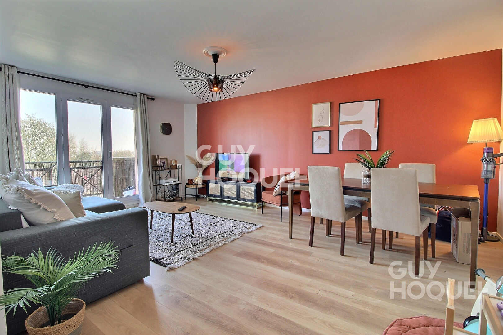 T3 refait à neuf en dernier étage avec vue dégagée