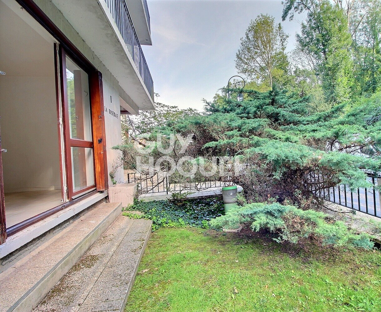 Studio en rez-de -Jardin proche gare Chaville Vélizy RERC