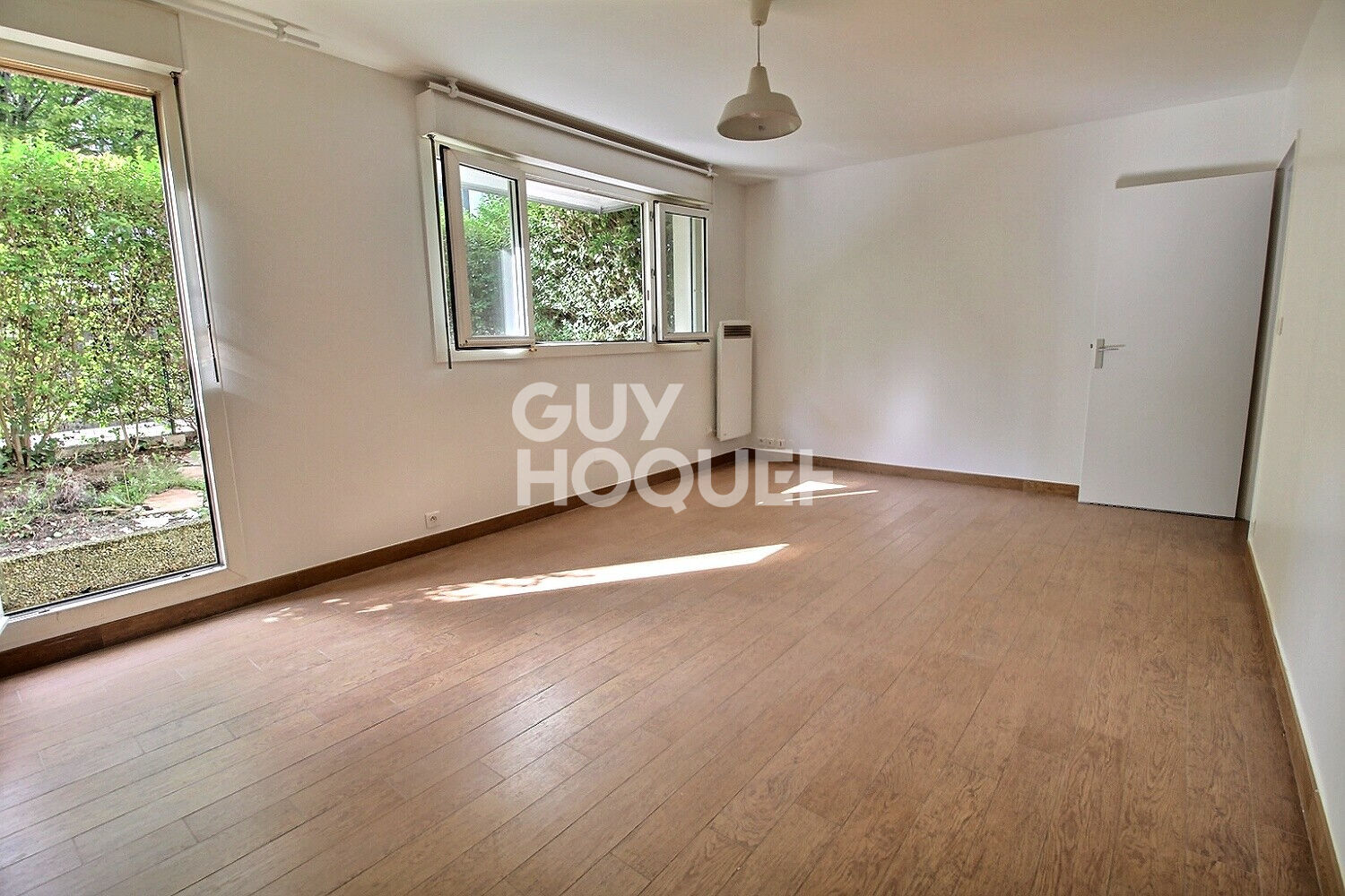 Suresnes : Studio avec jardin (30 m²) en location