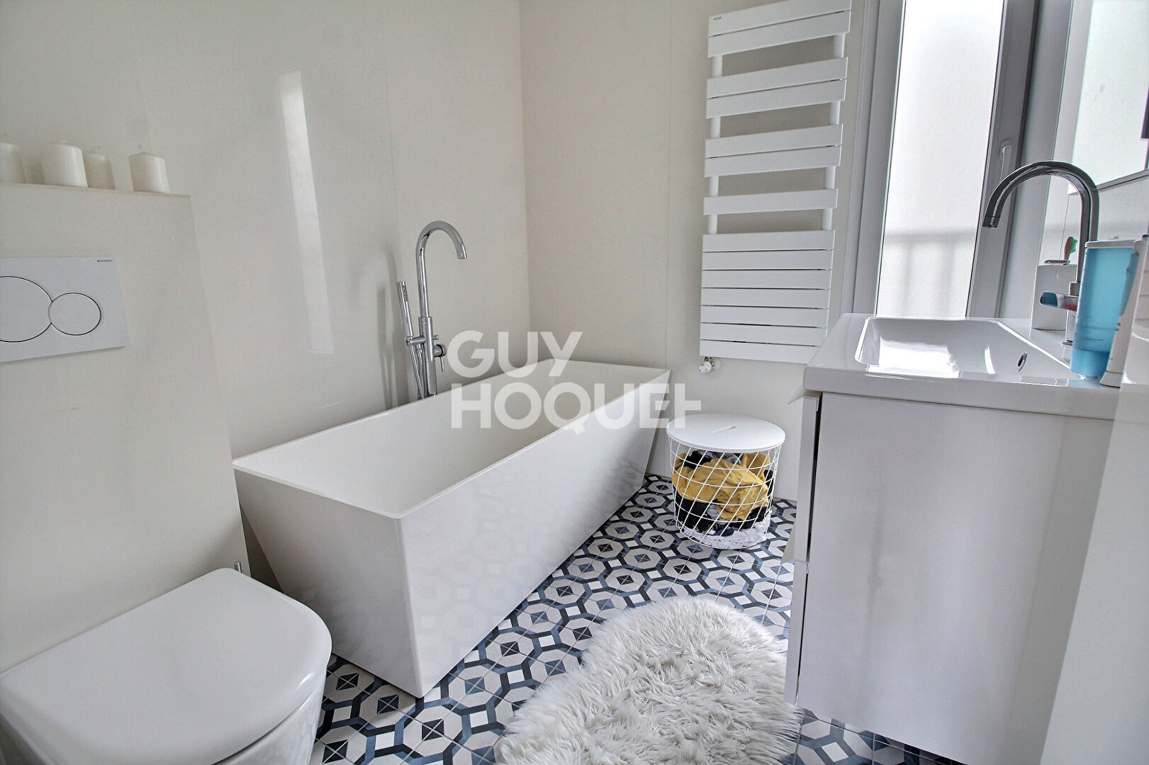 CHAVILLE RIVE GAUCHE - MAISON DE VILLE DE CARACTERE ENTIEREMENT RENOVEE ET ISOLEE