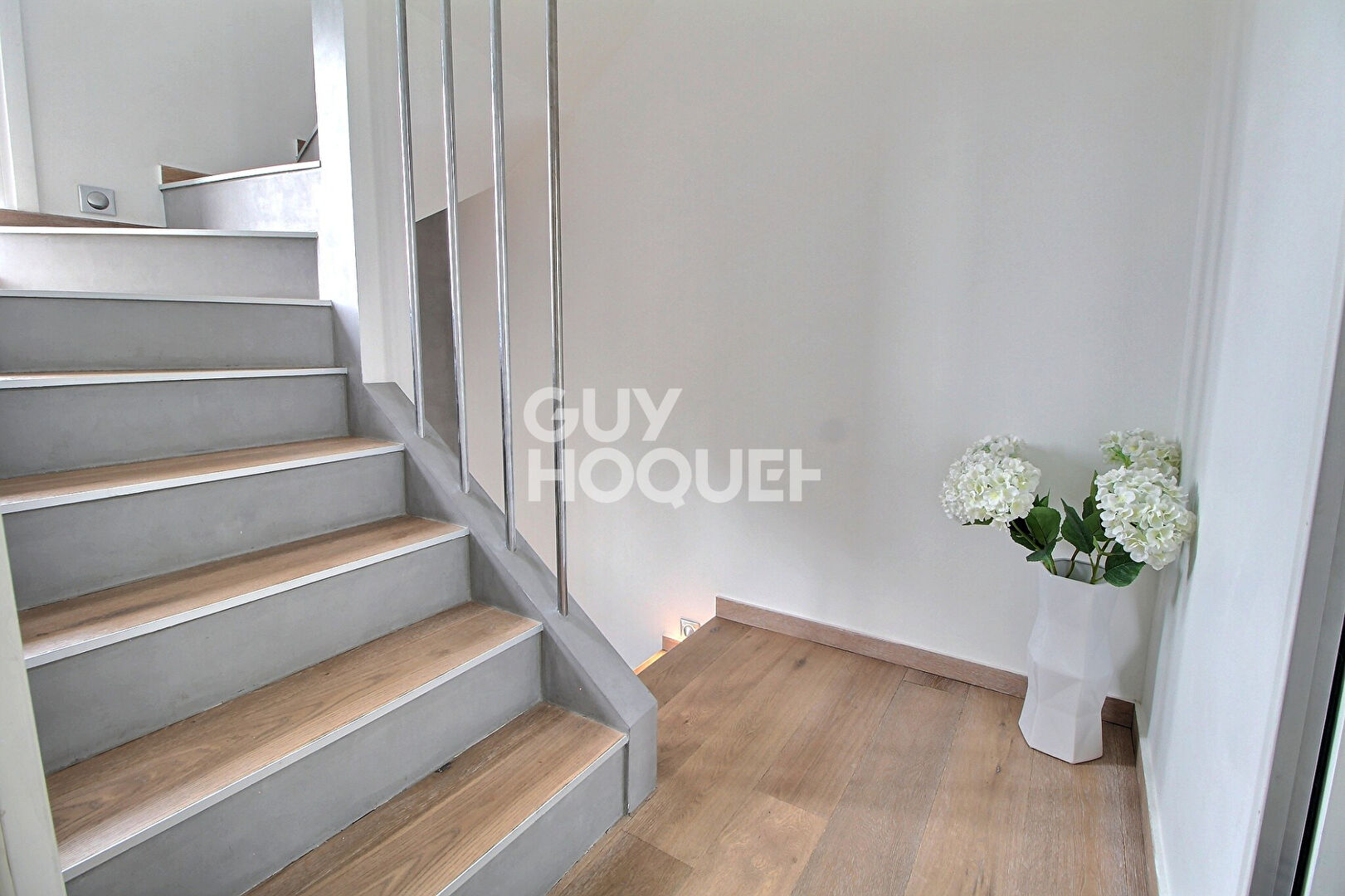 CHAVILLE RIVE GAUCHE - MAISON DE VILLE DE CARACTERE ENTIEREMENT RENOVEE ET ISOLEE