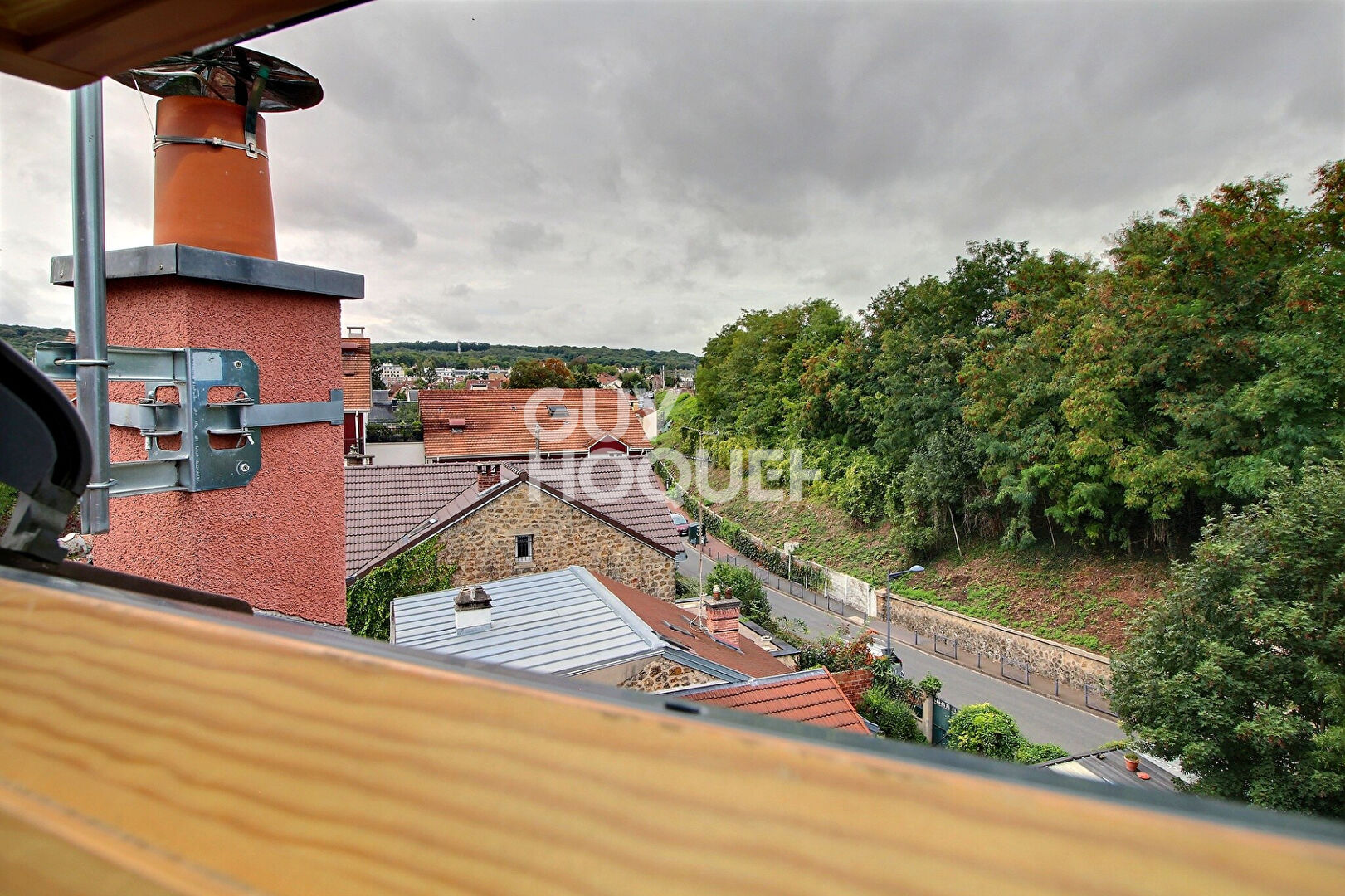 CHAVILLE RIVE GAUCHE - MAISON DE VILLE DE CARACTERE ENTIEREMENT RENOVEE ET ISOLEE