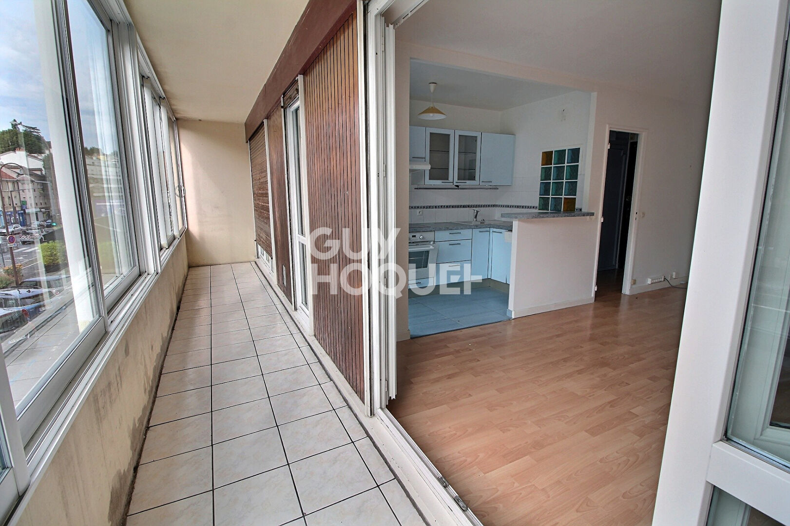 A vendre Appartement Chaville 2 pièces 45m² avec balcon loggia, parking en sous-sol et cave