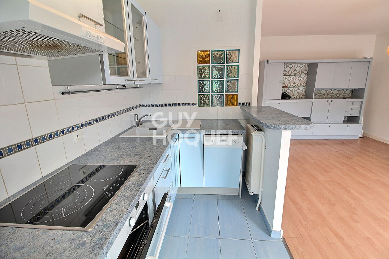 A vendre Appartement Chaville 2 pièces 45m² avec balcon loggia, parking en sous-sol et cave
