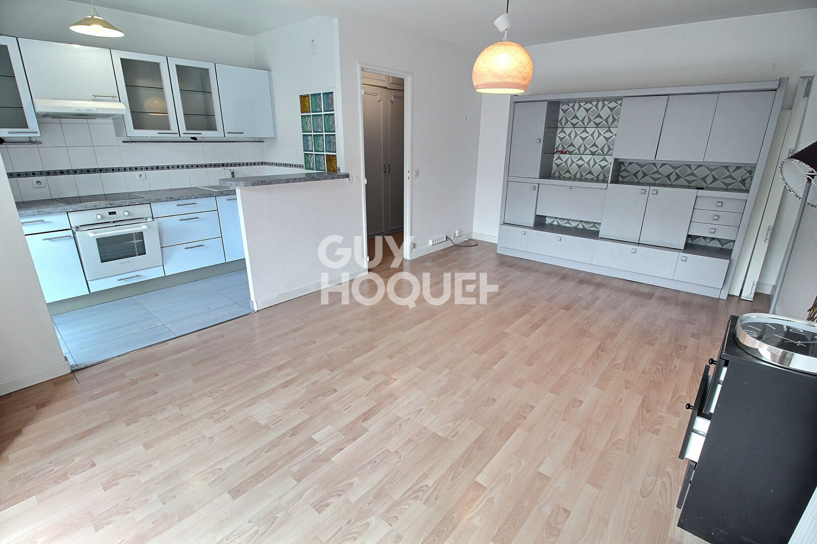 A vendre Appartement Chaville 2 pièces 45m² avec balcon loggia, parking en sous-sol et cave