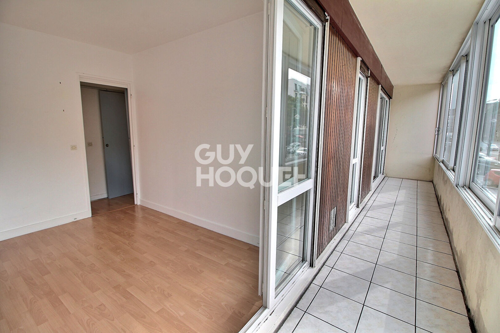 A vendre Appartement Chaville 2 pièces 45m² avec balcon loggia, parking en sous-sol et cave