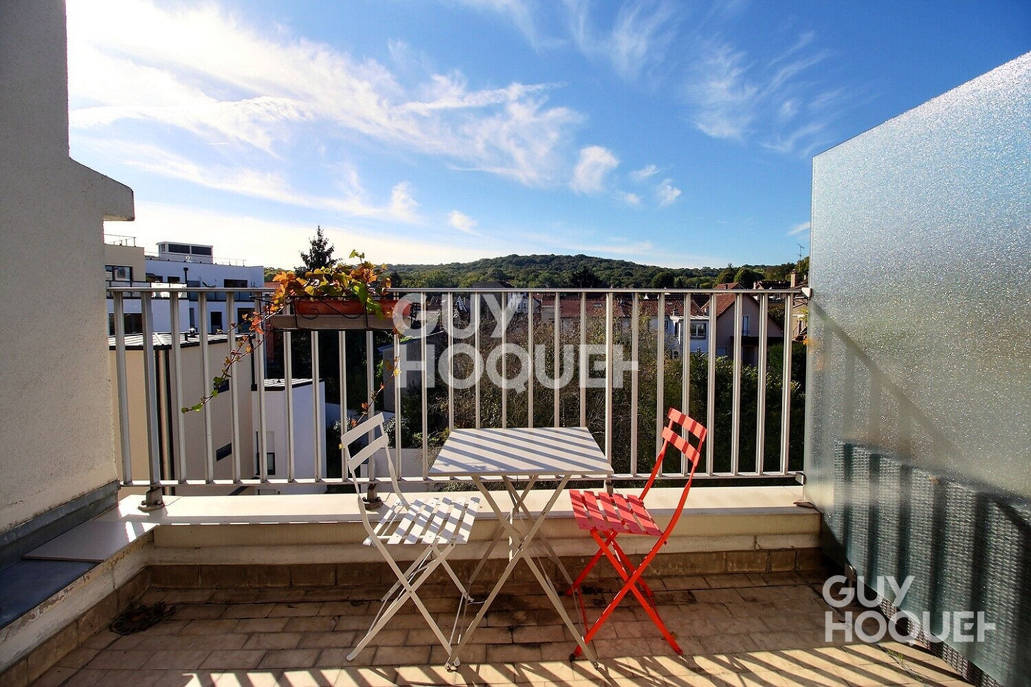 LOCATION : appartement meublé de 2 pièces (35 m²) à VIROFLAY