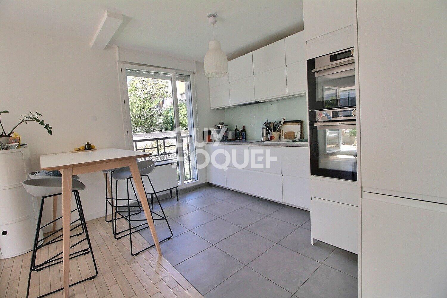 CHAVILLE COEUR DE VILLE - ELEGANT ET LUMINEUX APPARTEMENT 4 PIECES AVEC DEUX TERRASSES