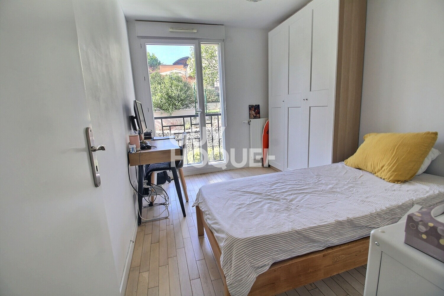 CHAVILLE COEUR DE VILLE - ELEGANT ET LUMINEUX APPARTEMENT 4 PIECES AVEC DEUX TERRASSES