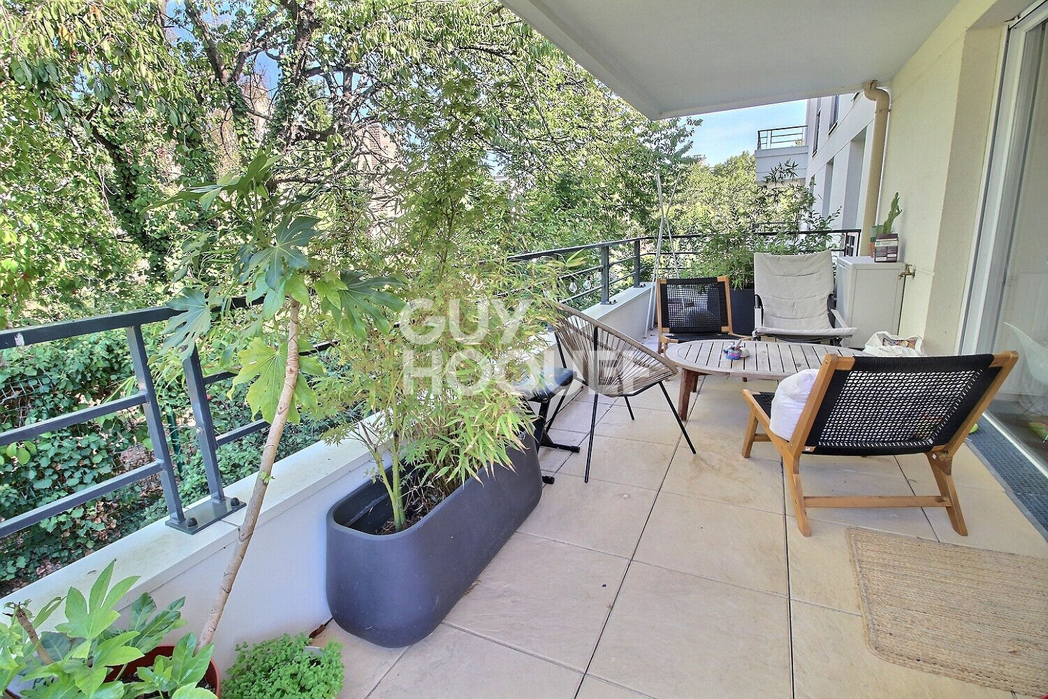 CHAVILLE COEUR DE VILLE - ELEGANT ET LUMINEUX APPARTEMENT 4 PIECES AVEC DEUX TERRASSES