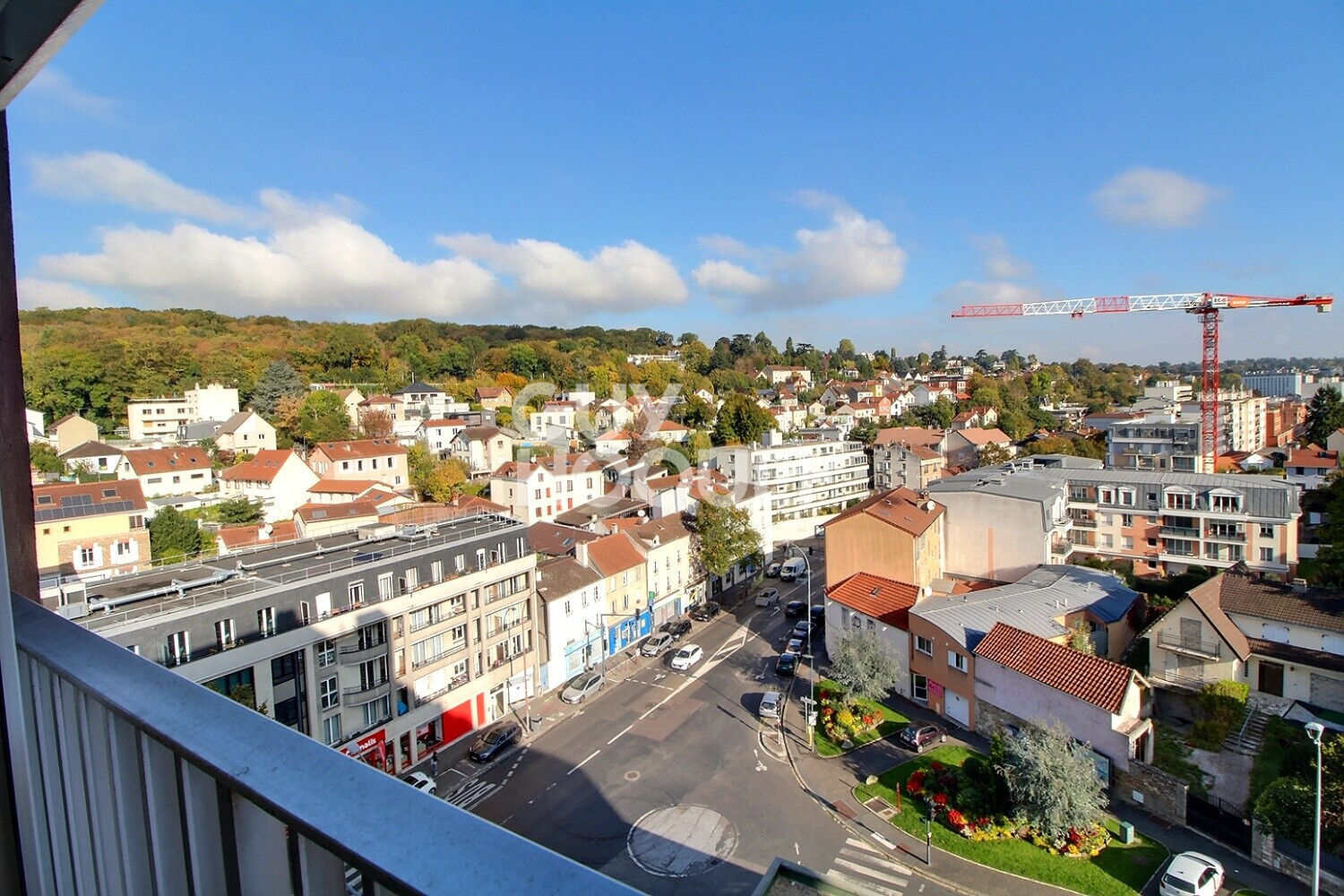 Chaville coeur de ville appartement 4 pièces, 3 chambres traversant vue dégagée