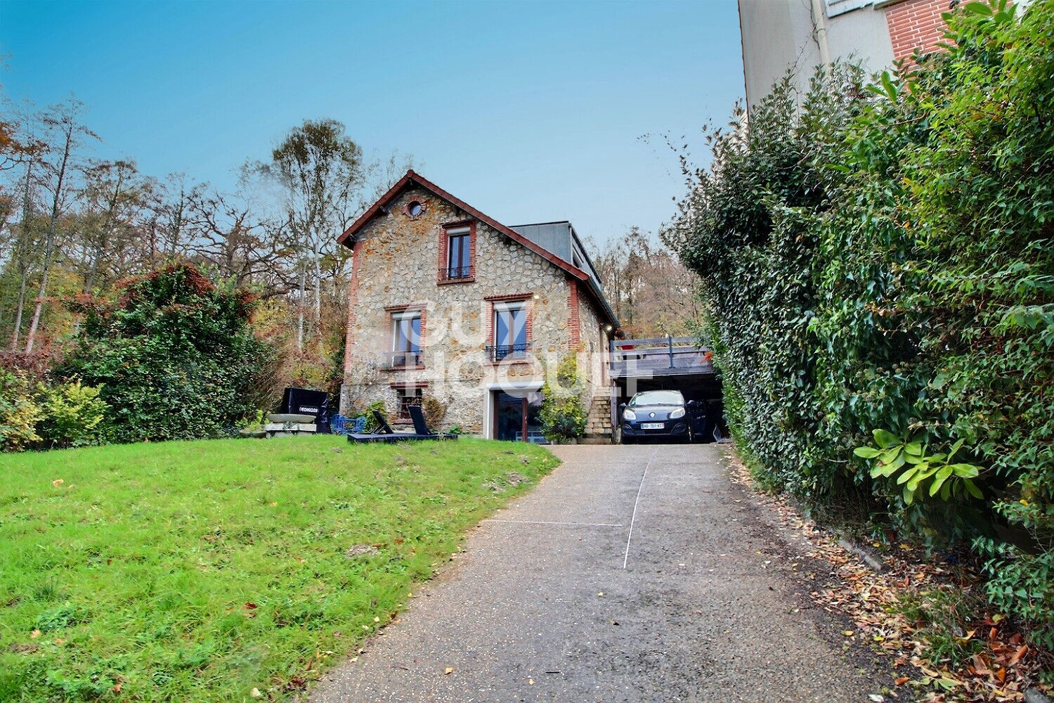 Chaville rive droite proche de Sèvres, maison de 177 m² .