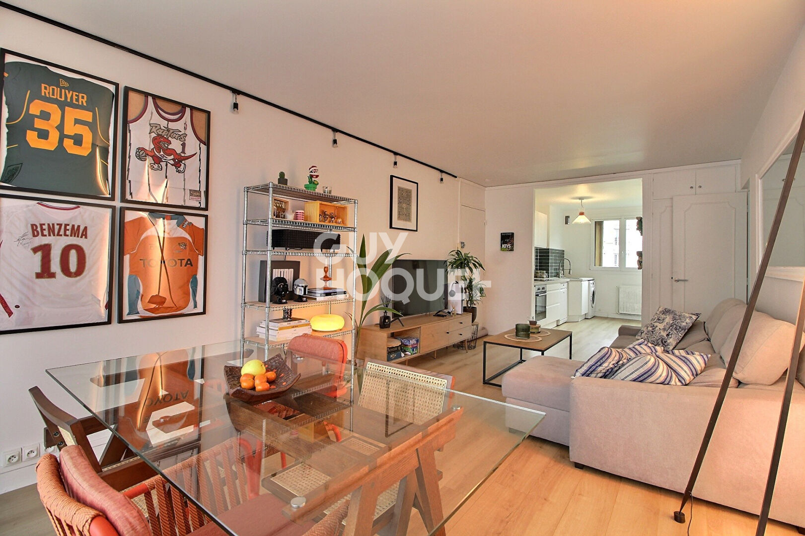Chaville Rive Gauche - Appartement t3 traversant avec balcon , cave et parking en sous-sol