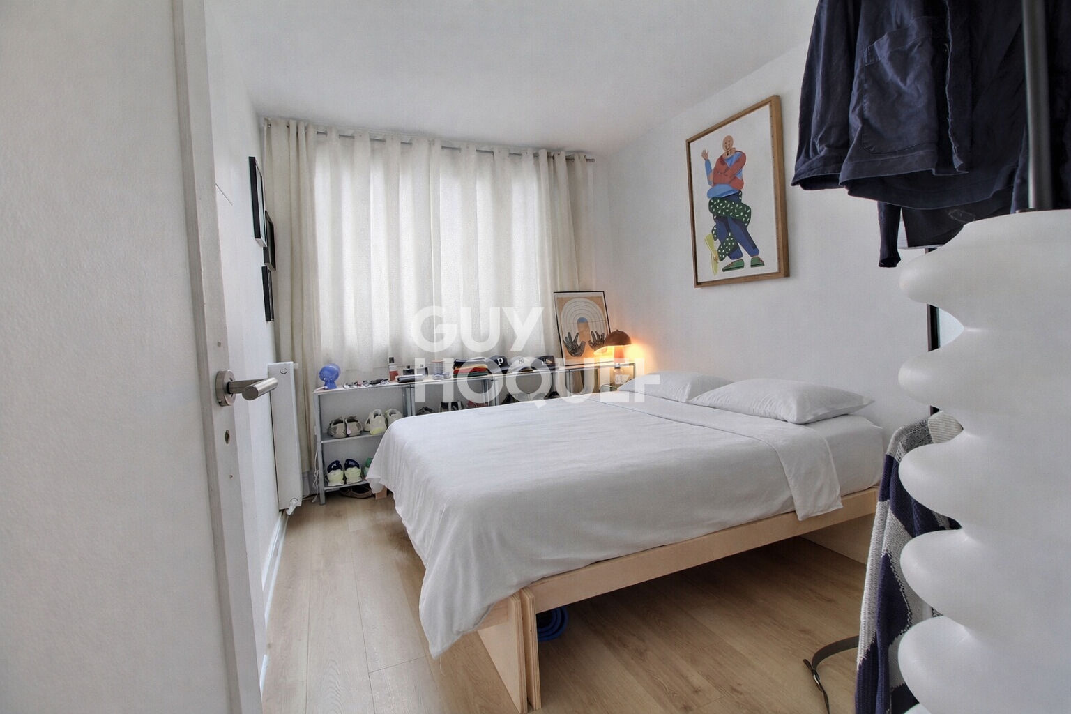 Chaville Rive Gauche - Appartement t3 traversant avec balcon , cave et parking en sous-sol