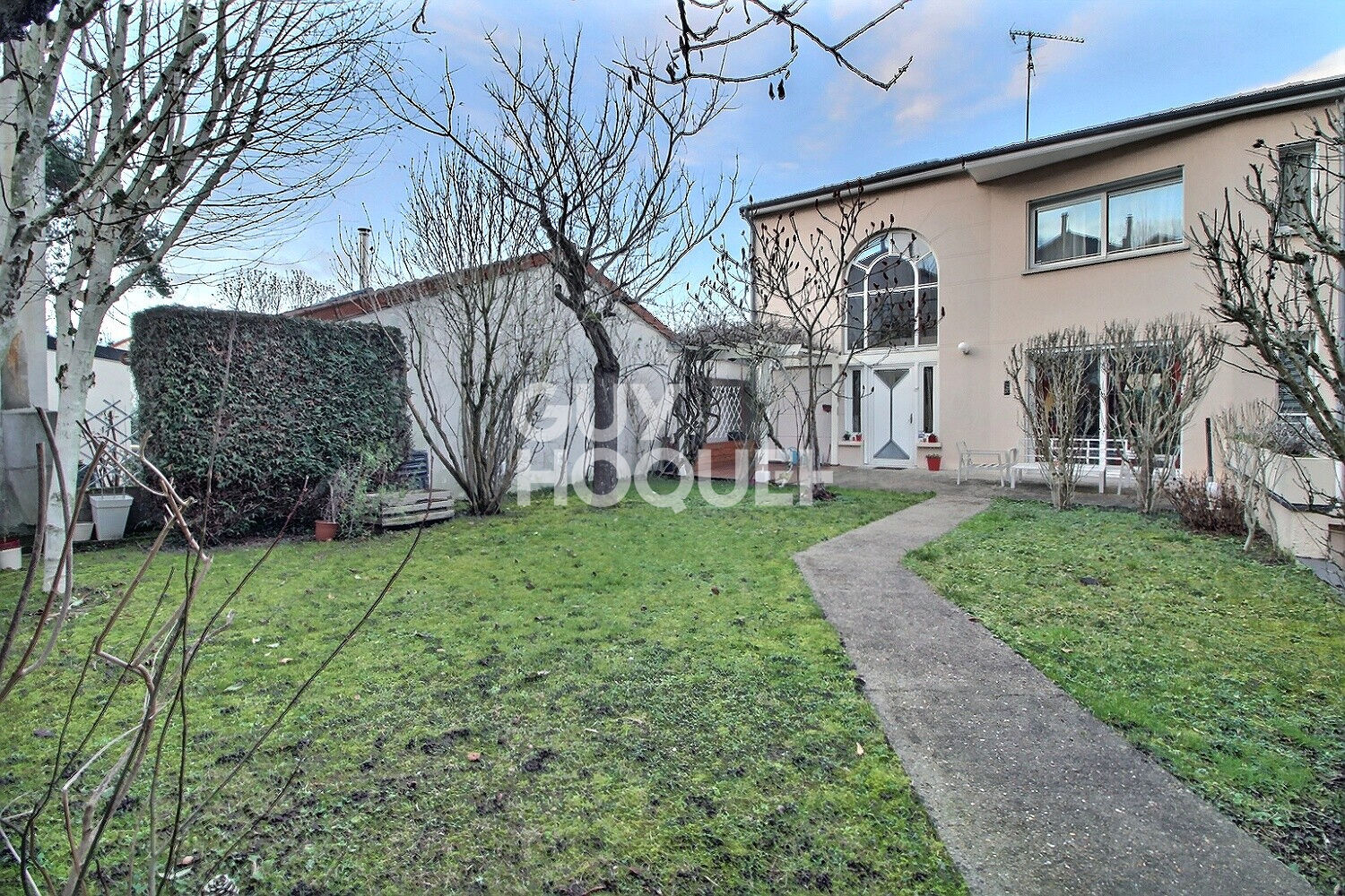 Charmante Maison à Vendre à Chaville - 3 Chambres et Grand Séjour !