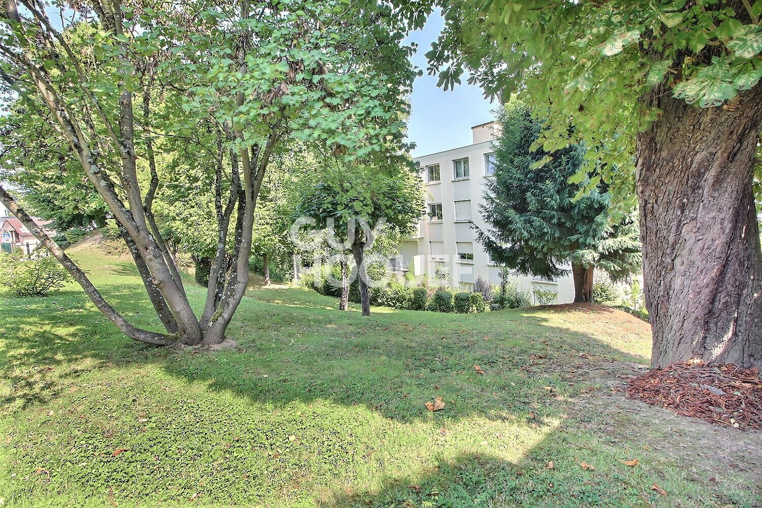 À vendre : Appartement spacieux de 4 pièces à Chaville !