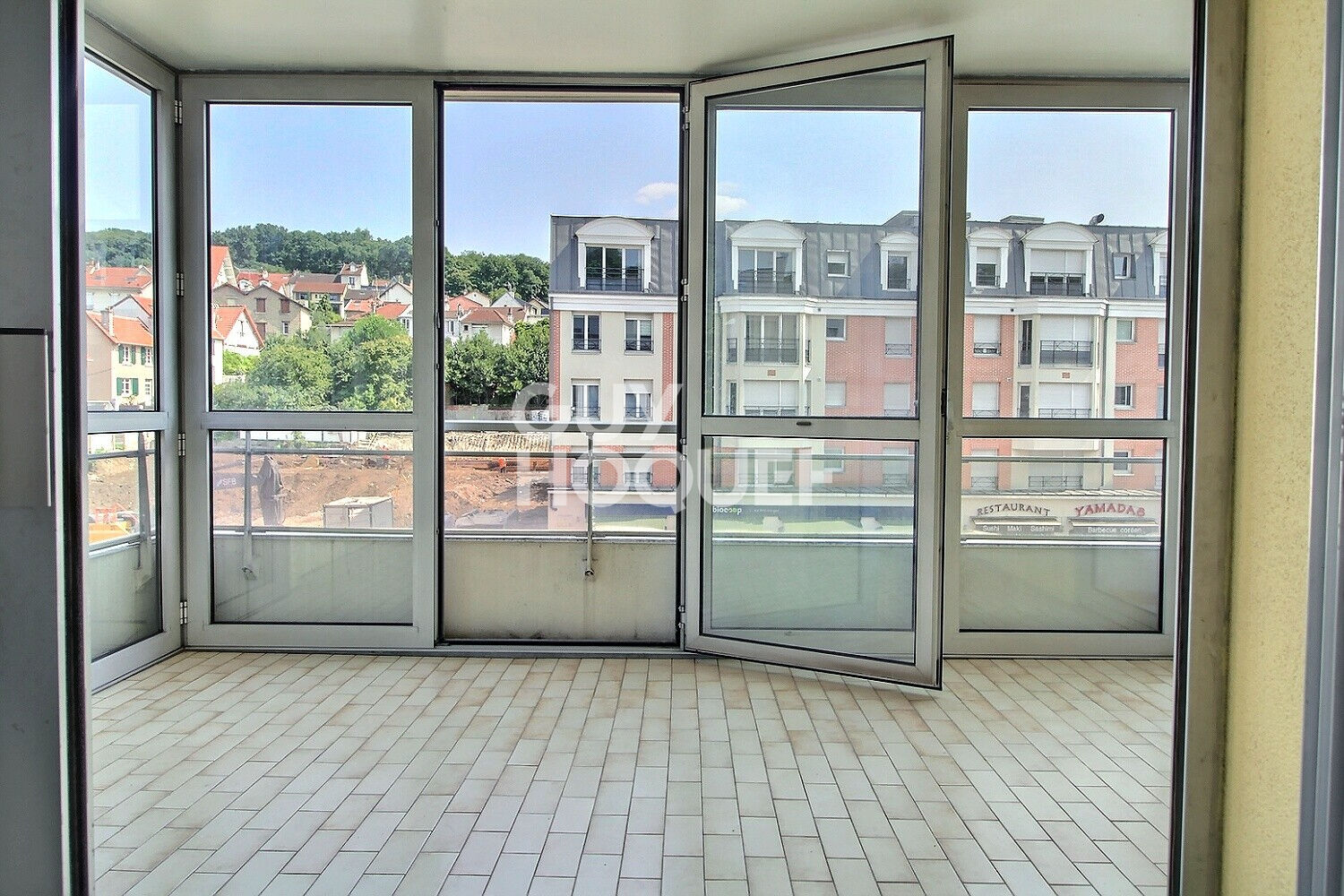 À vendre : Appartement spacieux de 4 pièces à Chaville !