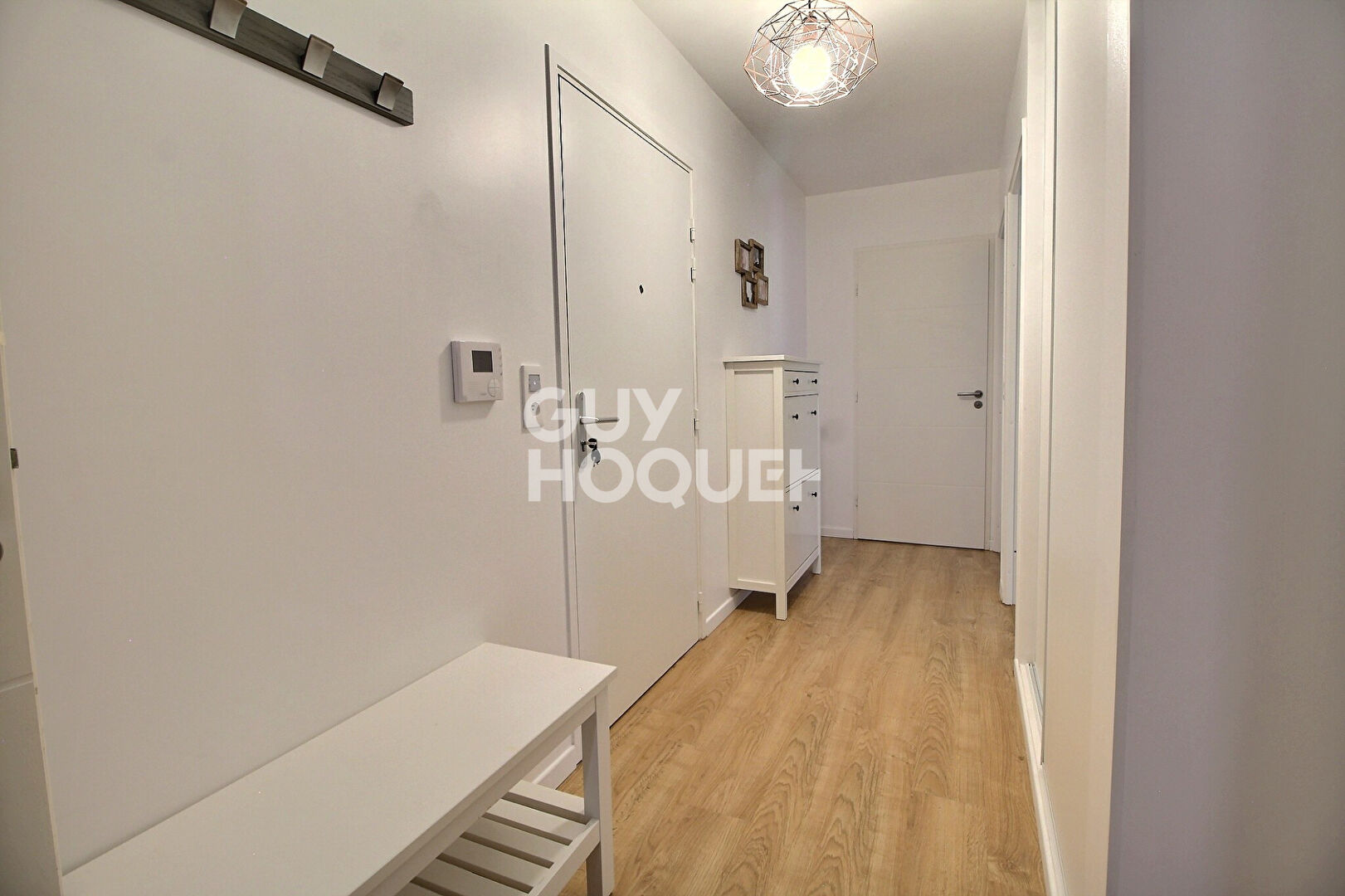 À vendre : Chaville coeur de ville - Appartement contemporain 3 pièces avec balcon et place de parking