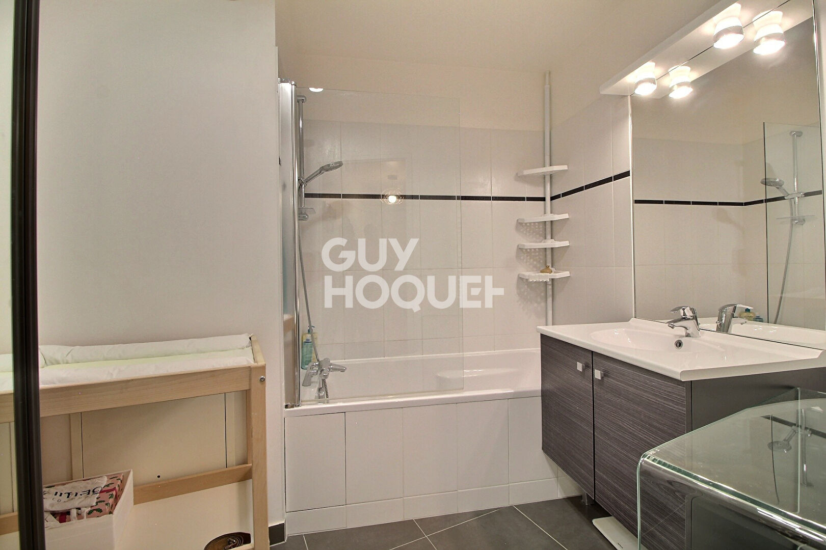 À vendre : Chaville coeur de ville - Appartement contemporain 3 pièces avec balcon et place de parking