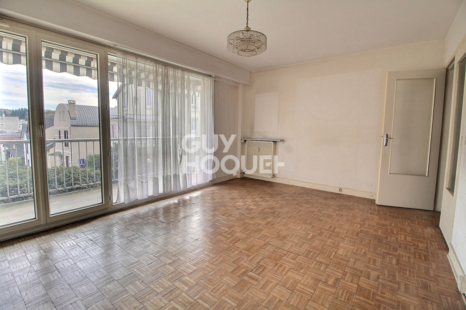 A VENDRE CHAVILLE RIVE DROITE -  t2 50 m2 avec balcon-terrasse , cave et parking en sous-sol