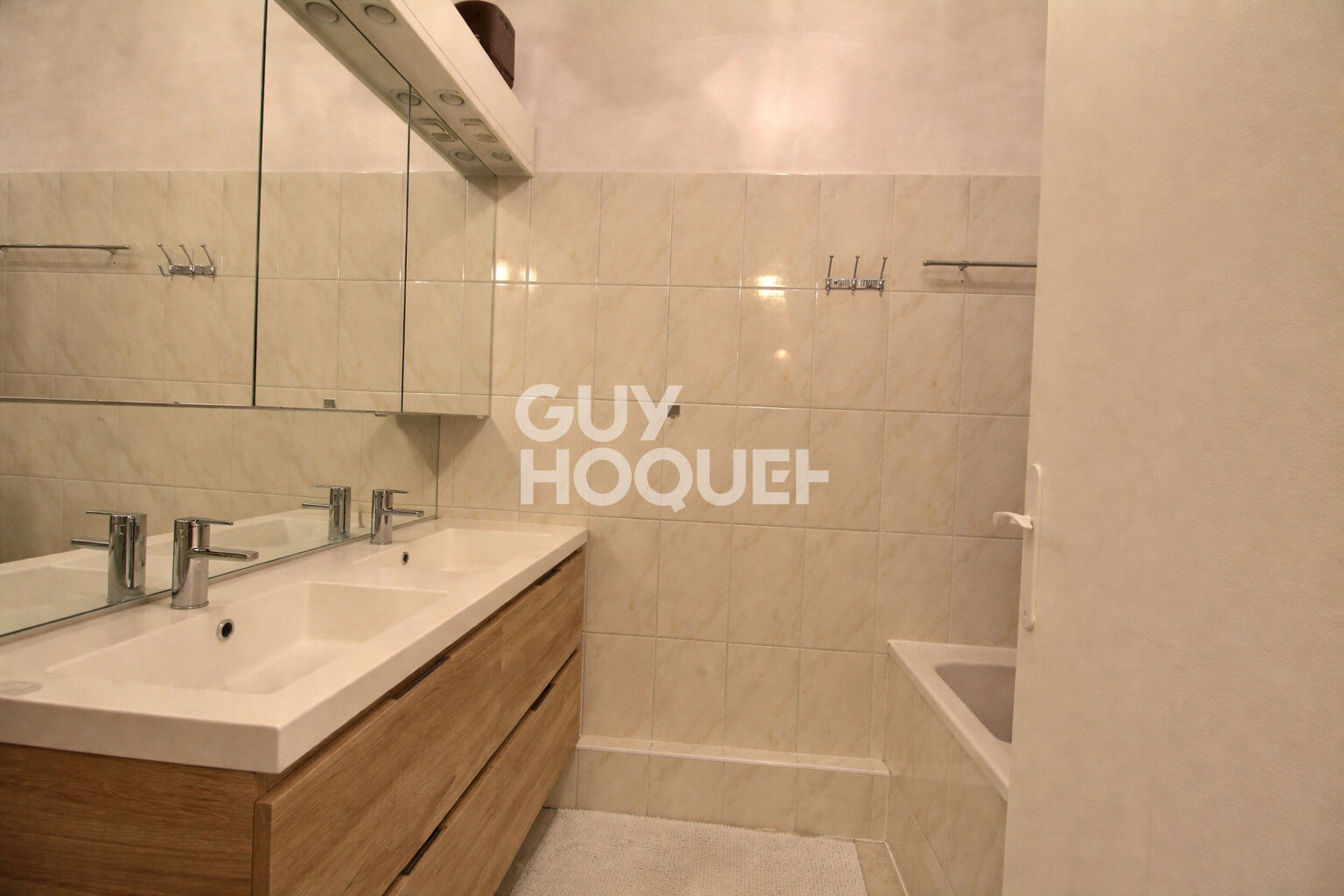 En exclusivité - À vendre Chaville : Appartement 4 pièces - balcon, cave, parking en sous-sol