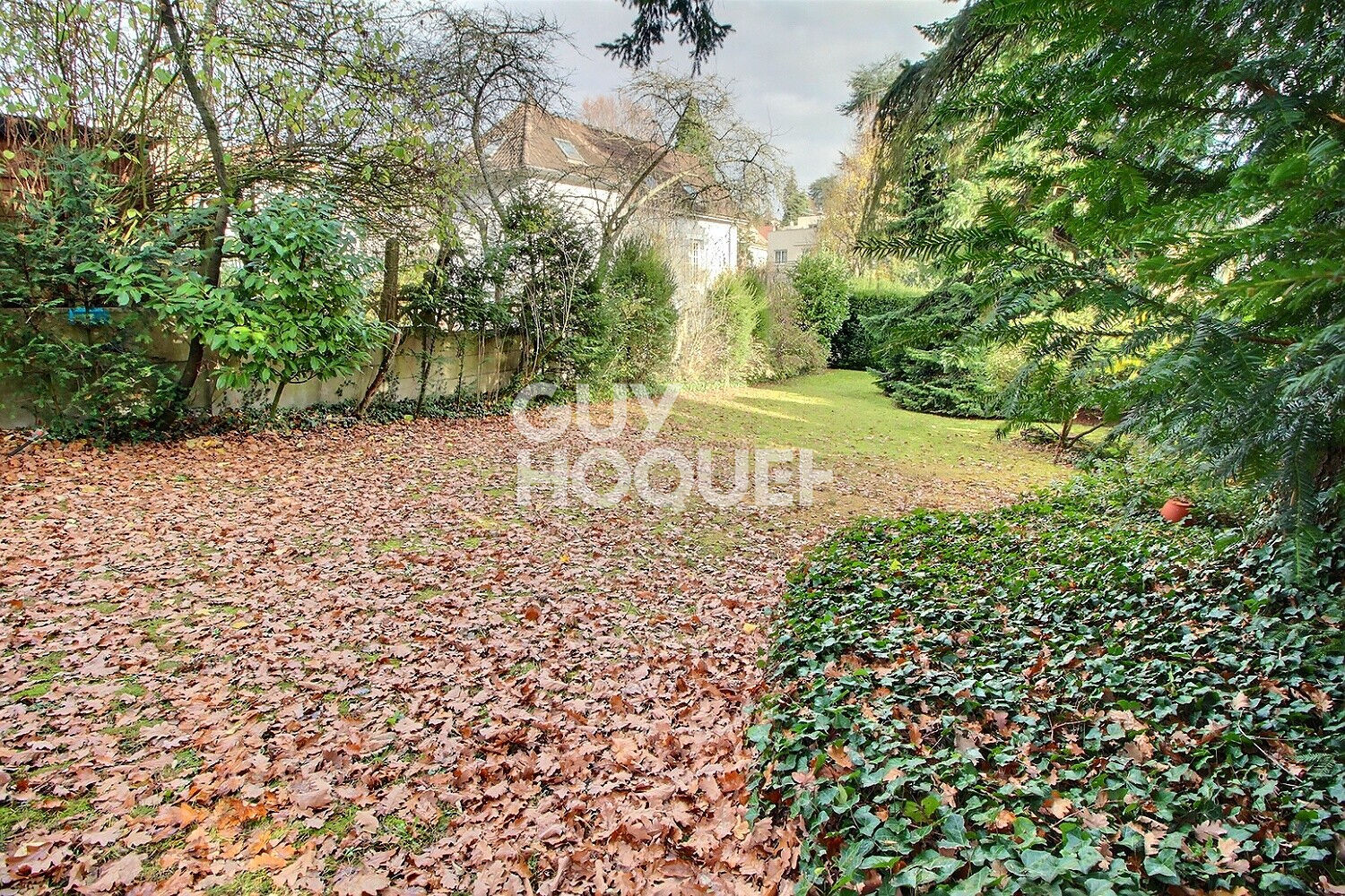 Chaville RD  magnifique Terrain  constructible de 330 m2