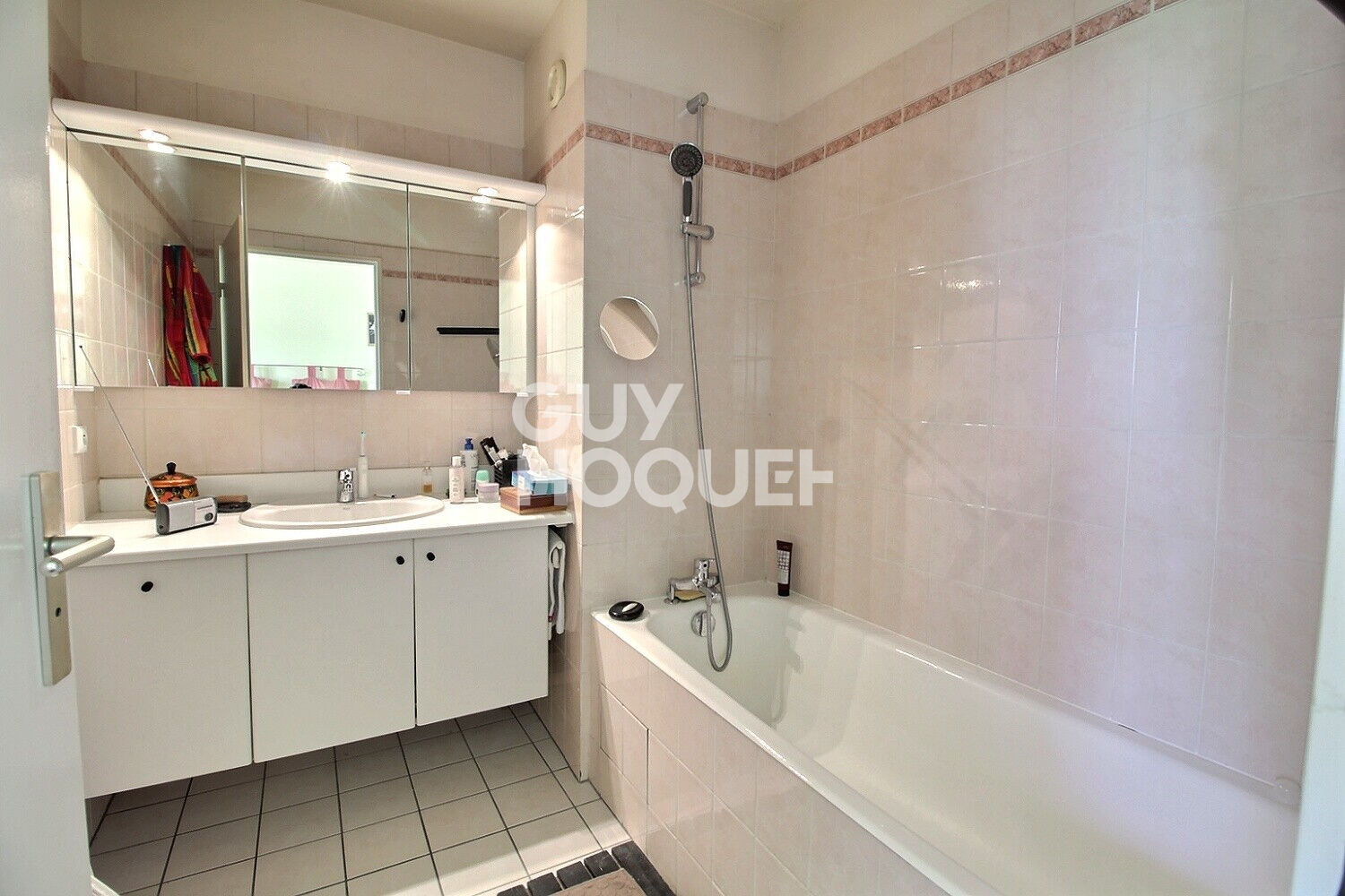 Chaville rive droite, un appartement 5  pièces  de 127 m²