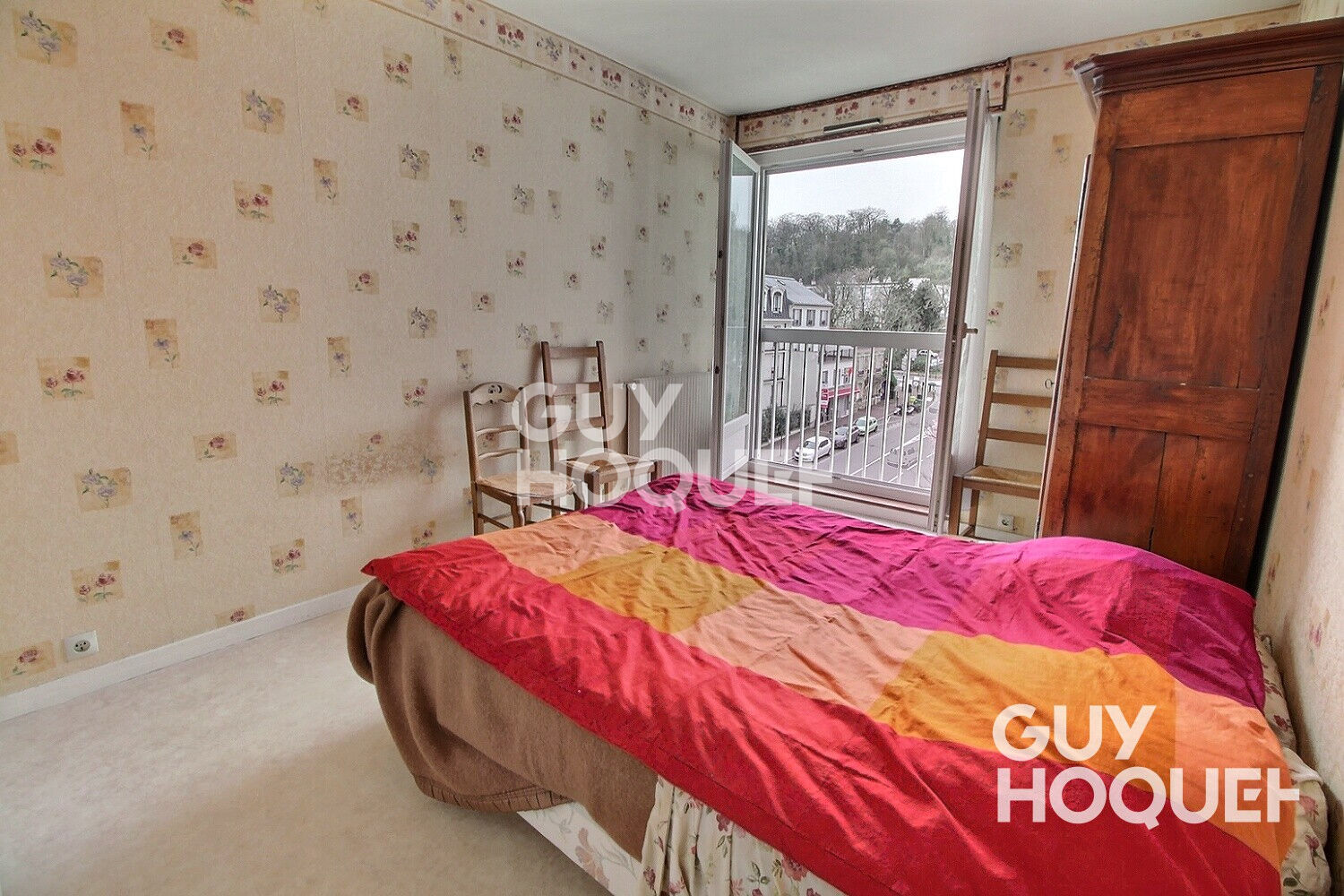 Appartement Le Plessis Robinson (RER B,) 3  pièces avec balcon, cave,  box et parking.