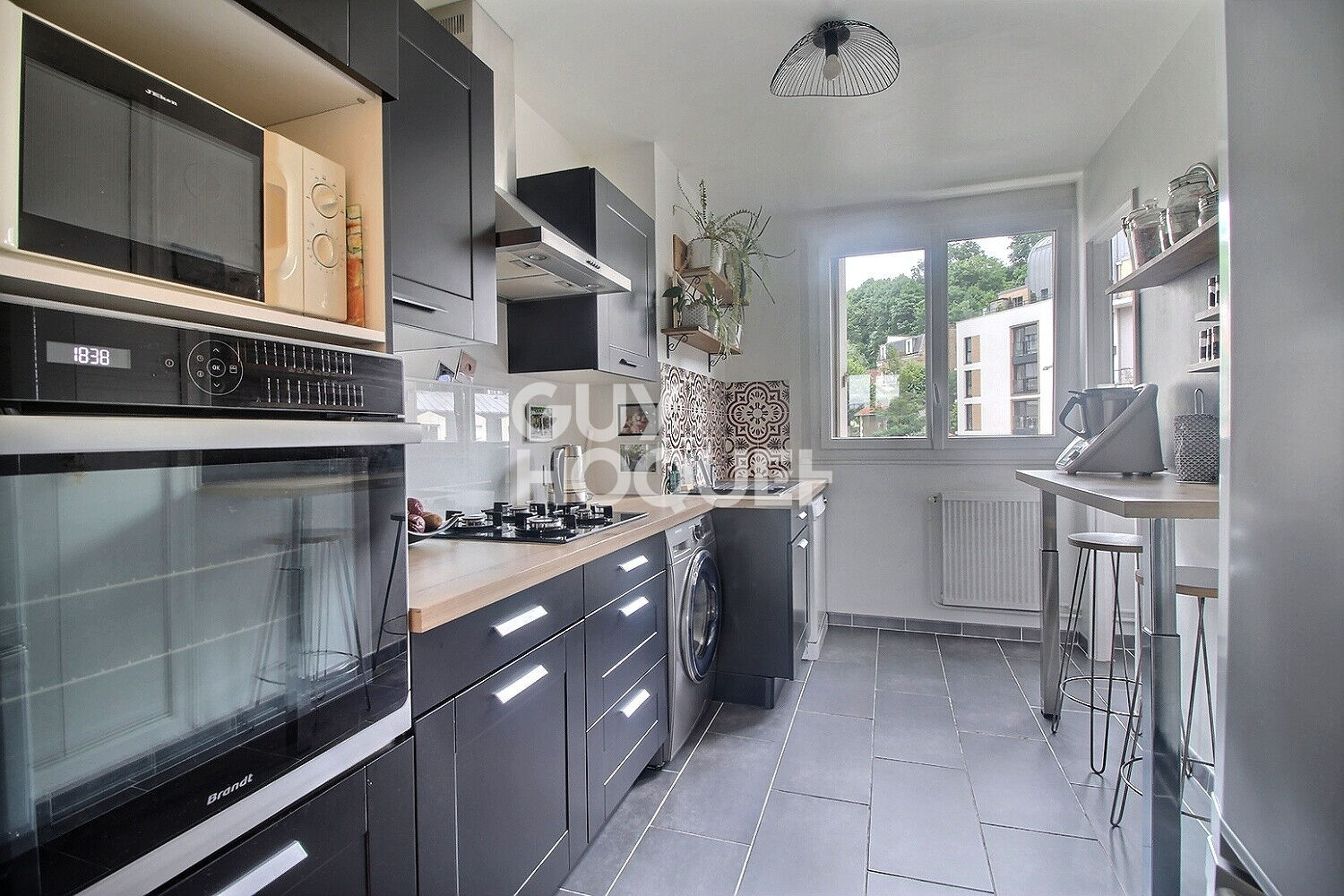 Appartement Chaville 3 pièces ensoleillé avec cave et parking