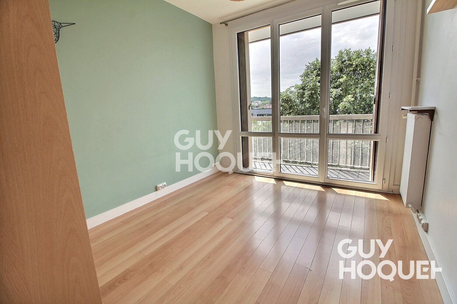 Appartement Chaville 3 pièces ensoleillé avec cave et parking