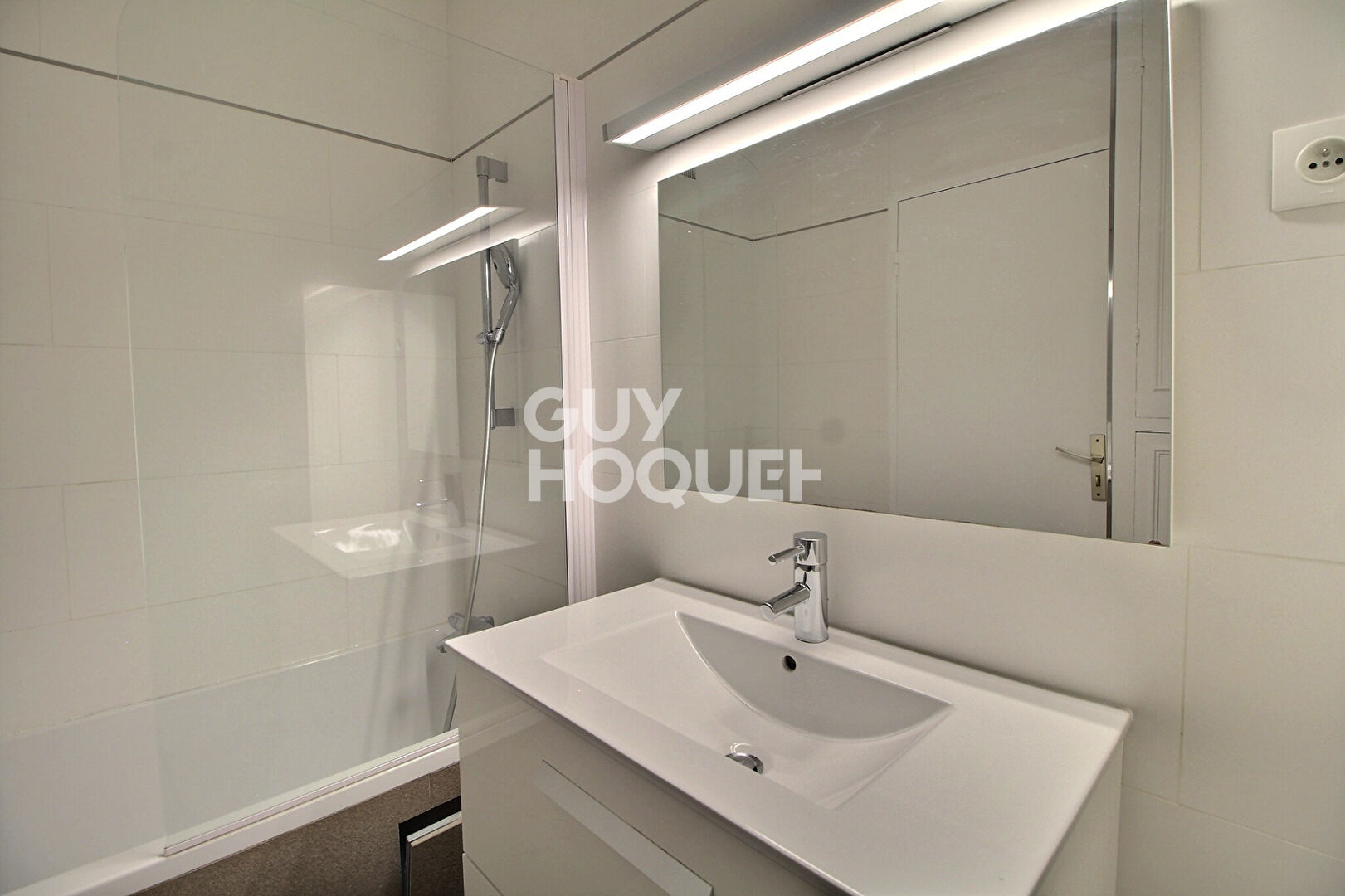 A vendre à Ville-d'Avray - Appartement 5 pièces traversant avec vue dégagée dans son écrin de verdure - Réf. T4523