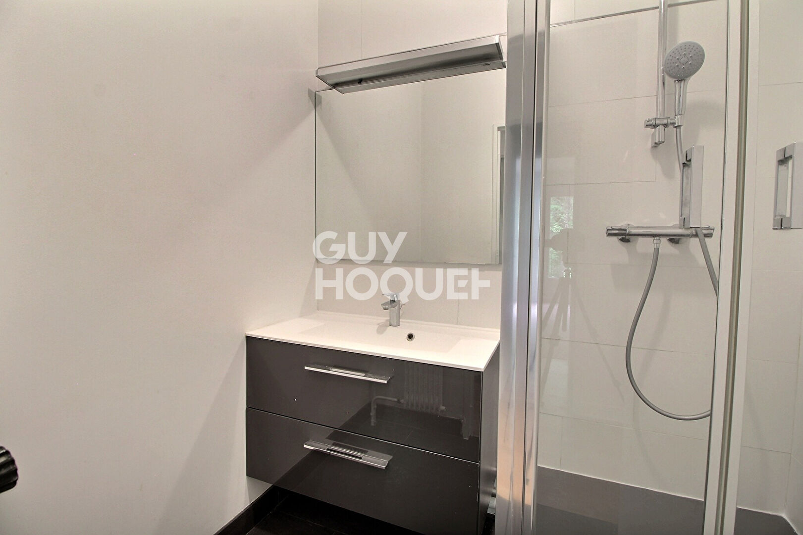 A vendre à Ville-d'Avray - Appartement 5 pièces traversant avec vue dégagée dans son écrin de verdure - Réf. T4523